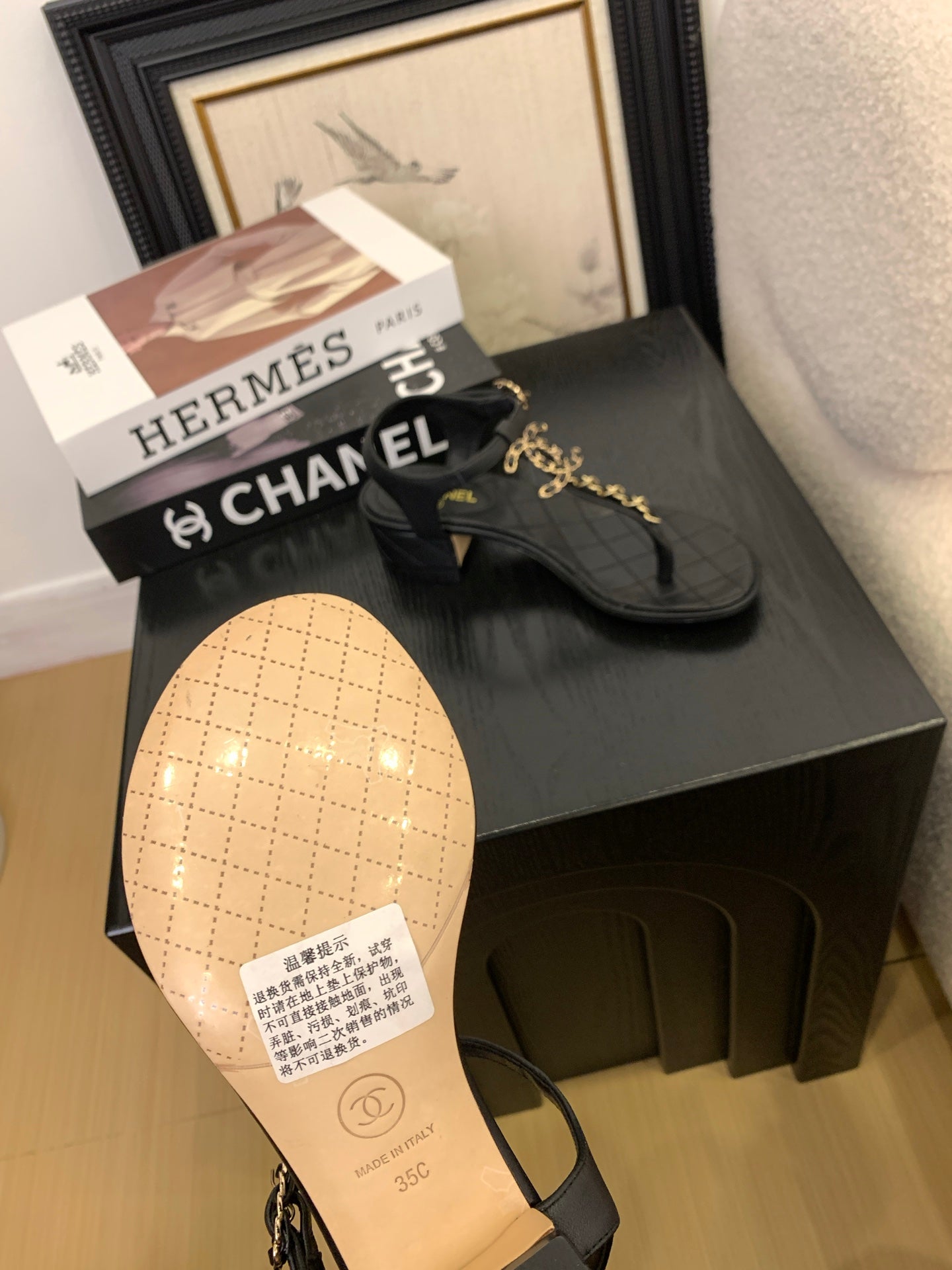 CC 25 Thong Sandal Double C Leather