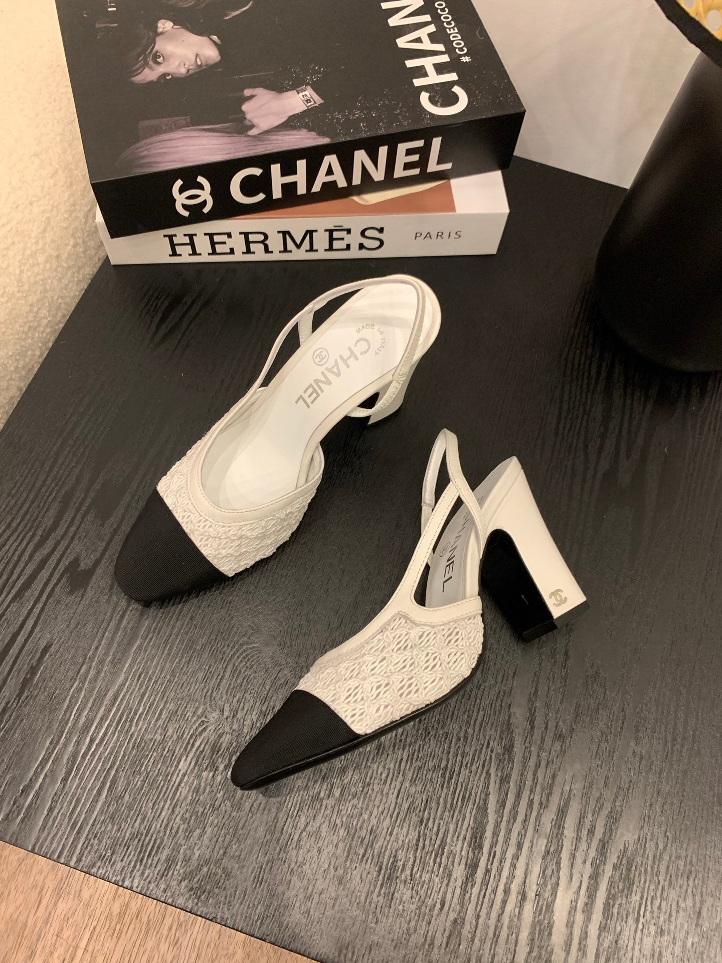 CC 25 Sandal Heel 85mm White Fabric Black Grosgrain