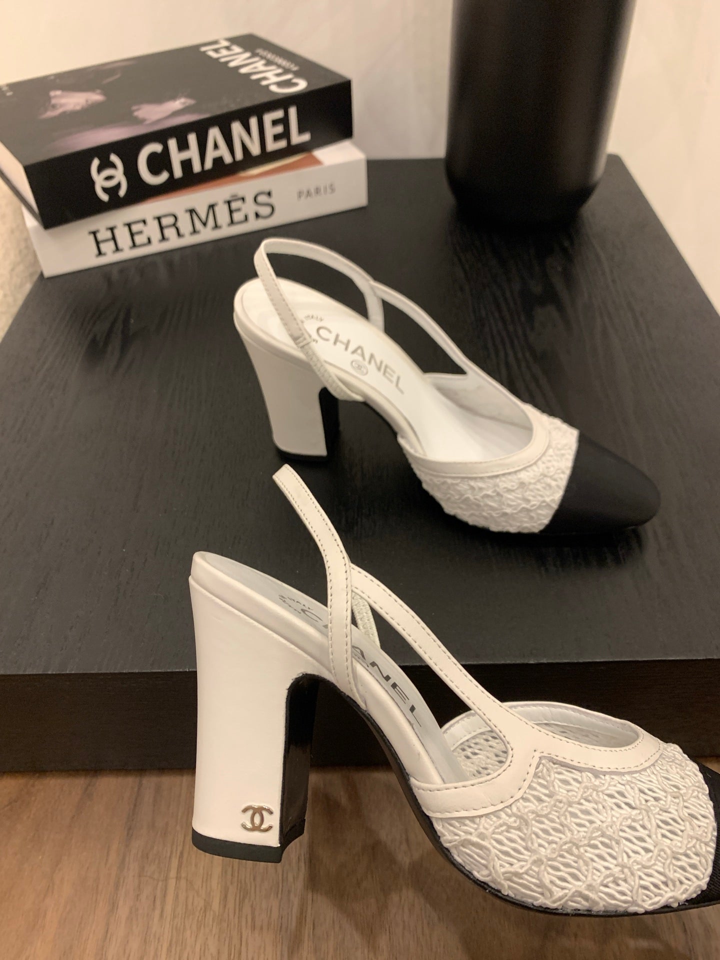 CC 25 Sandal Heel 85mm White Fabric Black Grosgrain