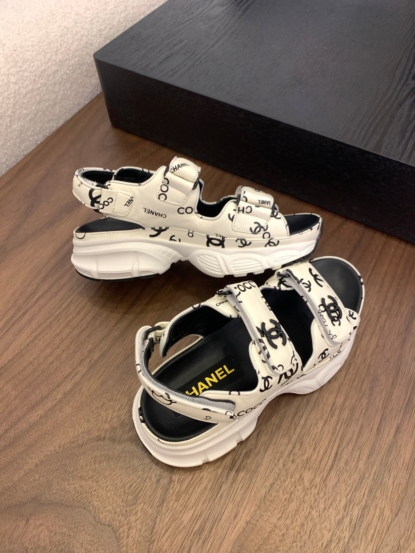 CC Toe Sandals White Mix Camellia Pattern Leather 299536