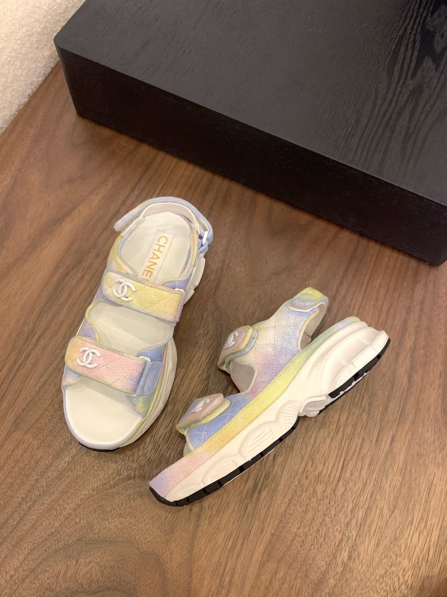 CC Toe Sandals White Mix Ombre Leather 299538