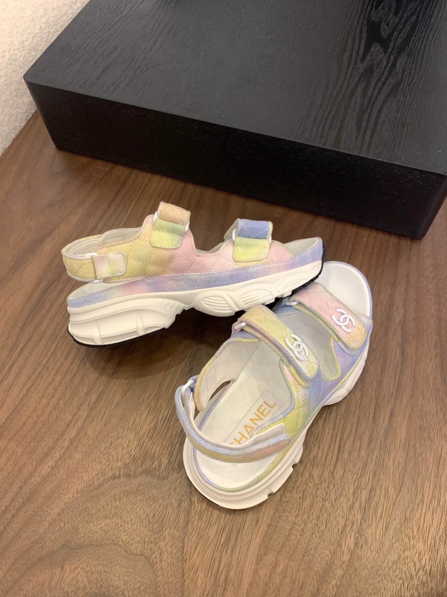 CC Toe Sandals White Mix Ombre Leather 299538