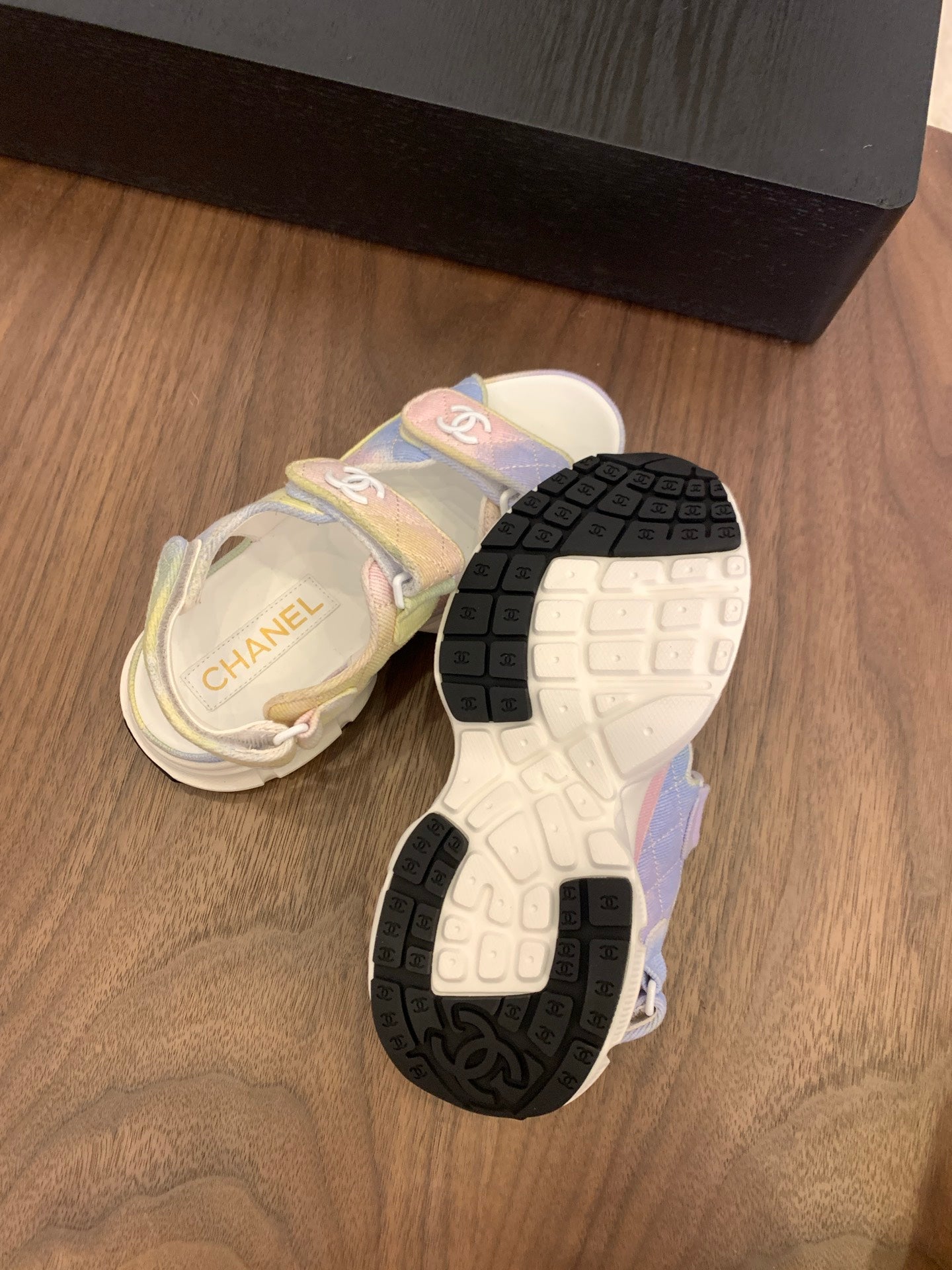 CC Toe Sandals White Mix Ombre Leather 299538