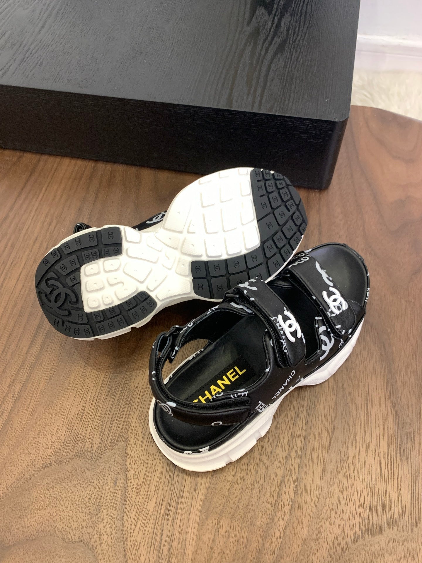 CC Toe Sandals Black Mix Camellia Pattern Leather 299539