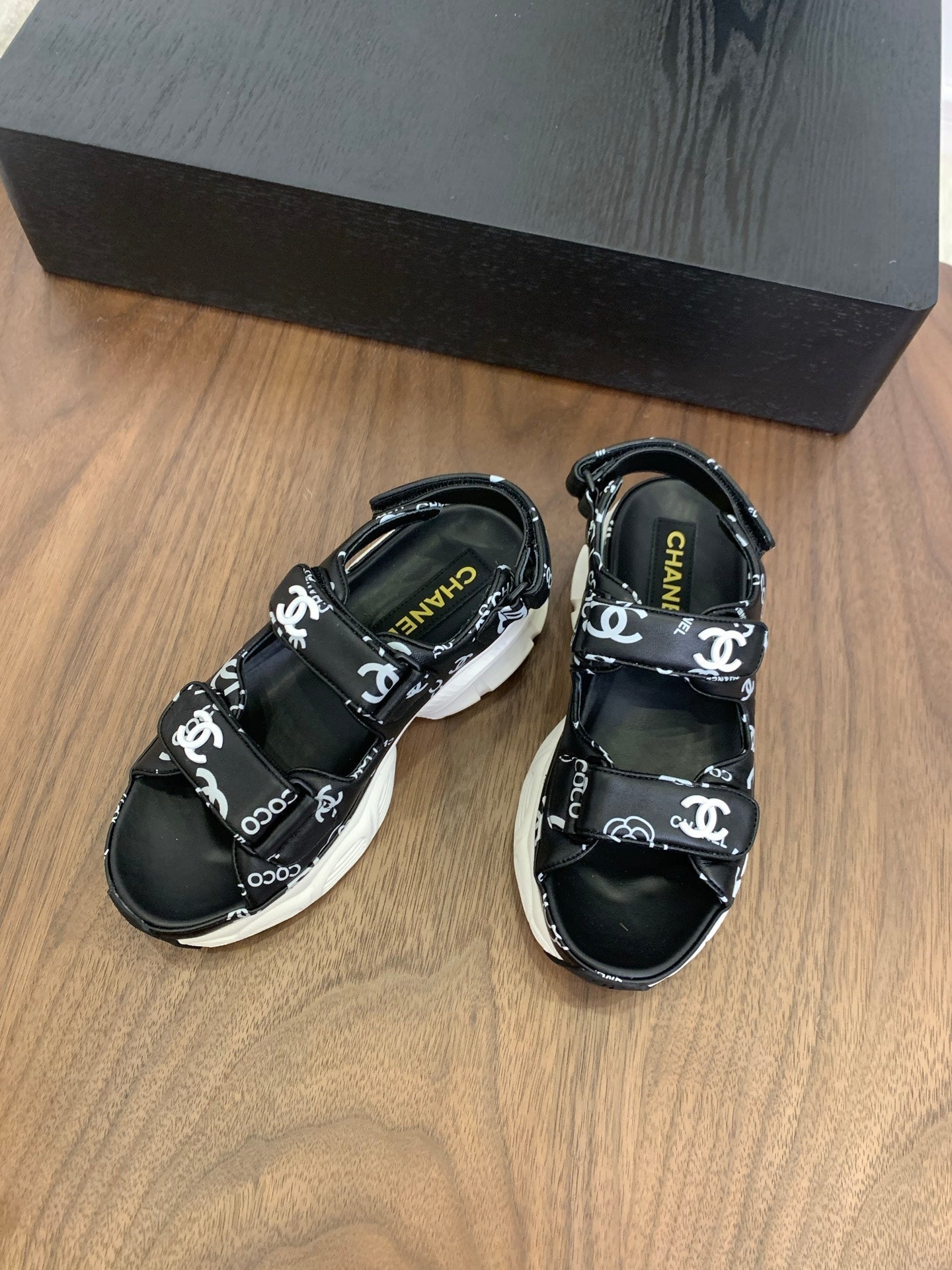 CC Toe Sandals Black Mix Camellia Pattern Leather 299539