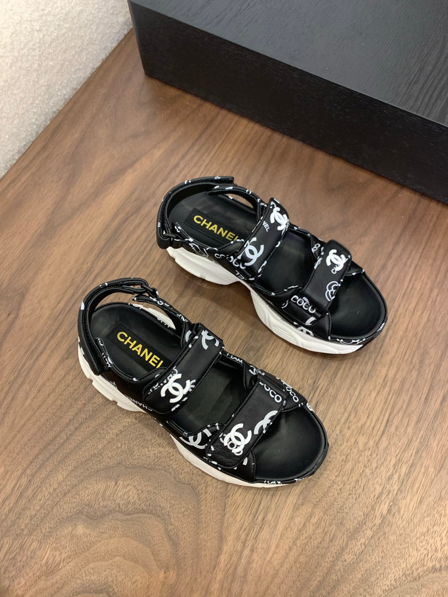 CC Toe Sandals Black Mix Camellia Pattern Leather 299539