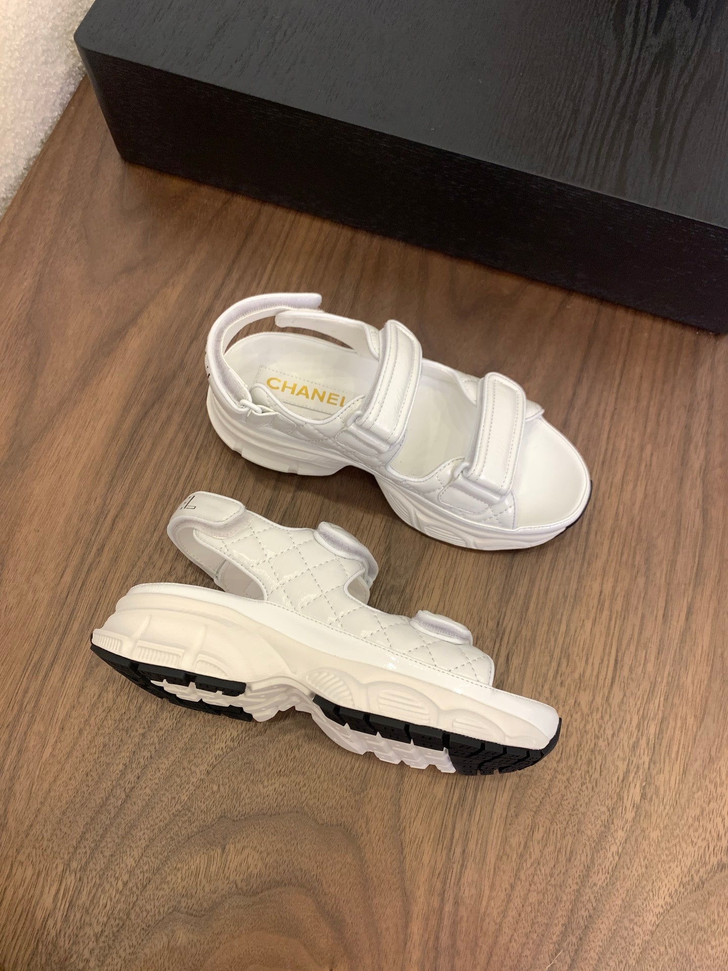 CC Toe Sandals White Patent Leather 299542