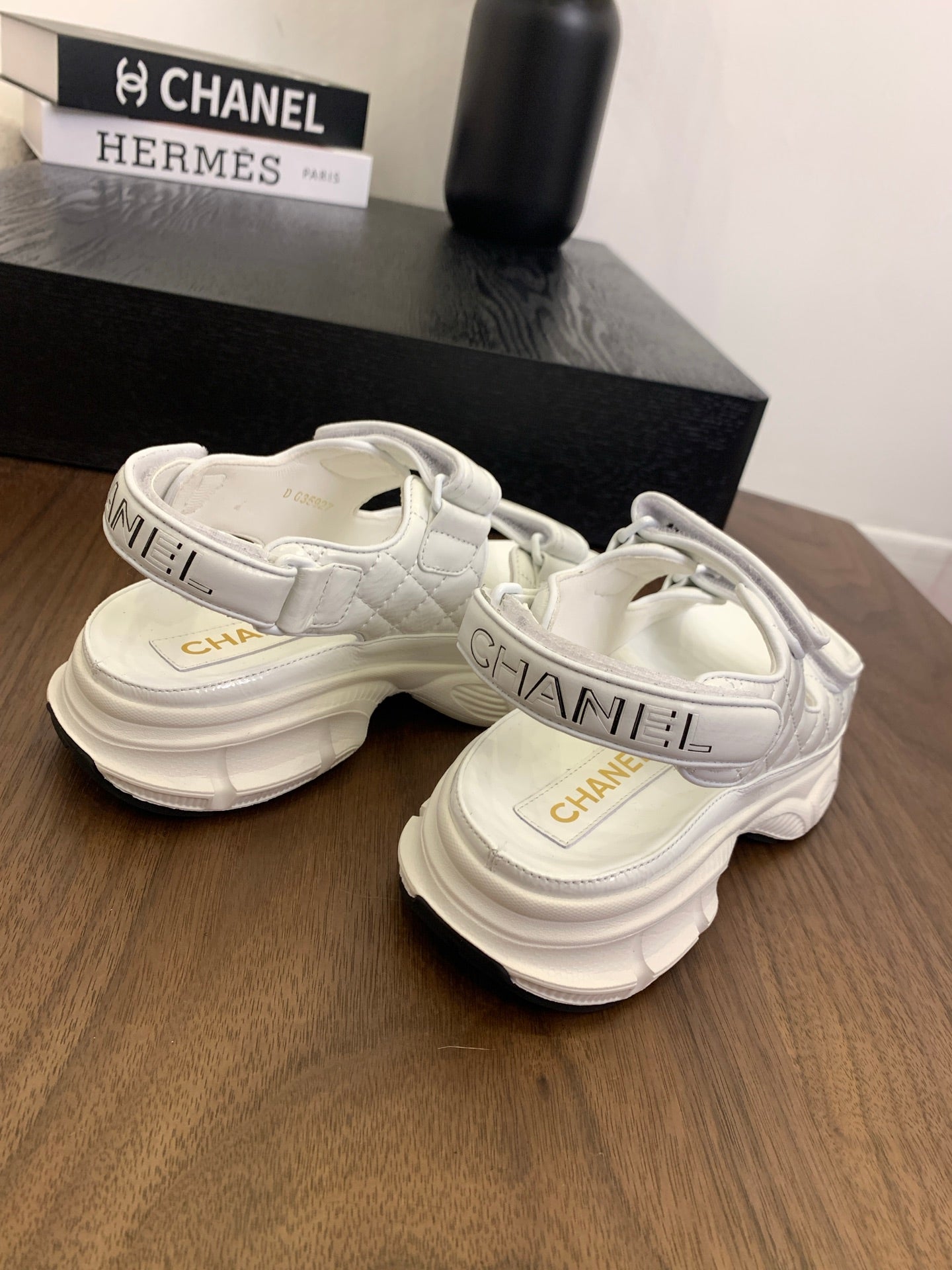 CC Toe Sandals White Patent Leather 299542