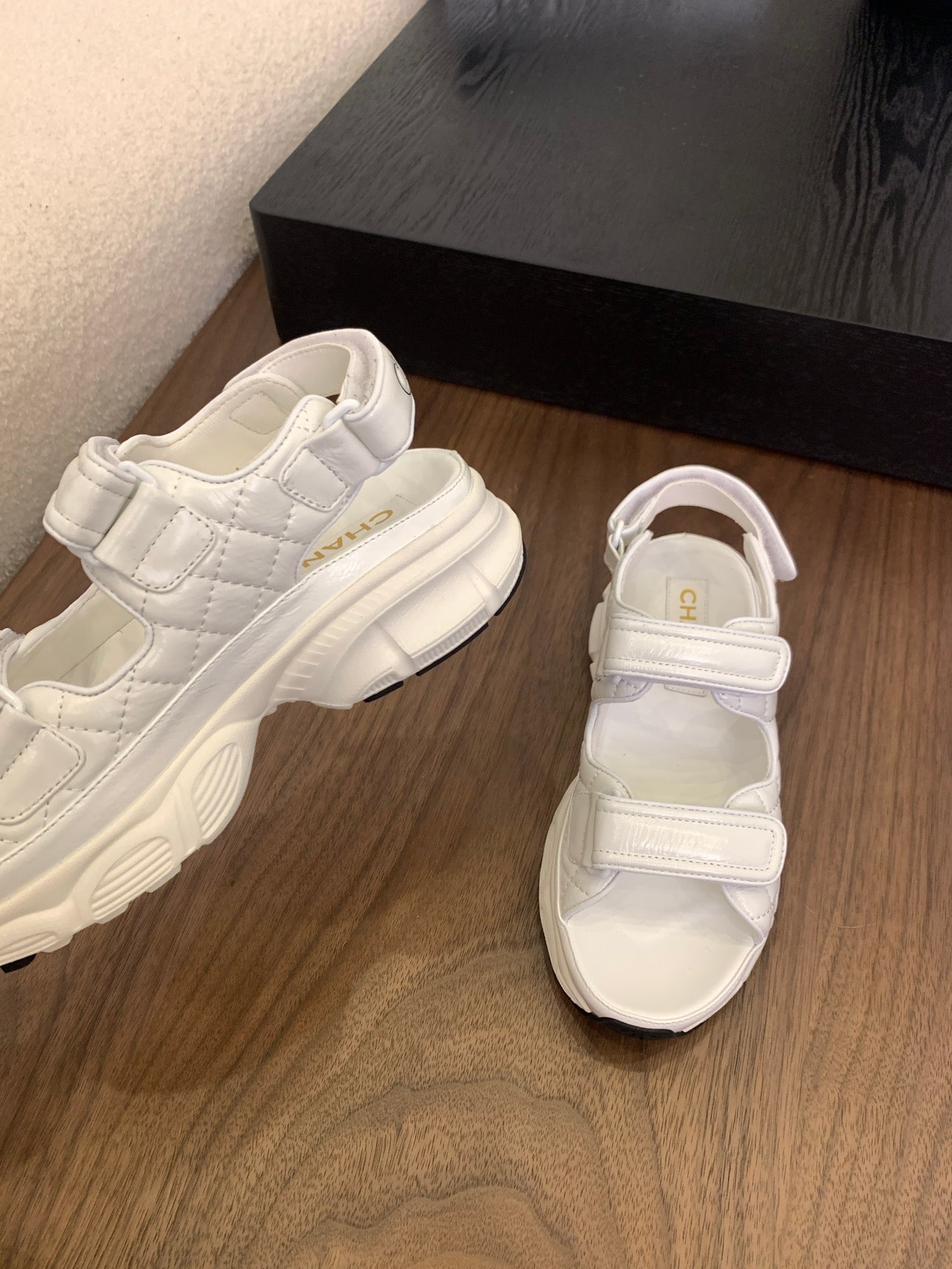 CC Toe Sandals White Patent Leather 299542