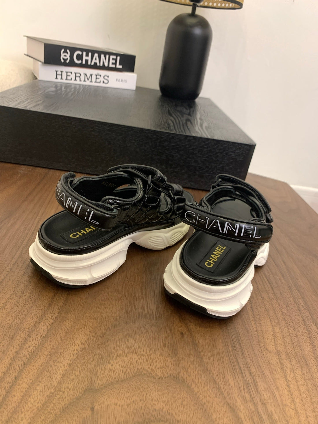 CC Toe Sandals Black With White Patent Leather 299544