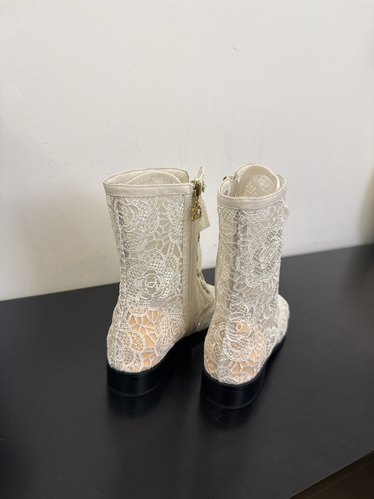 CC 25 Short Boot White Mesh 354921