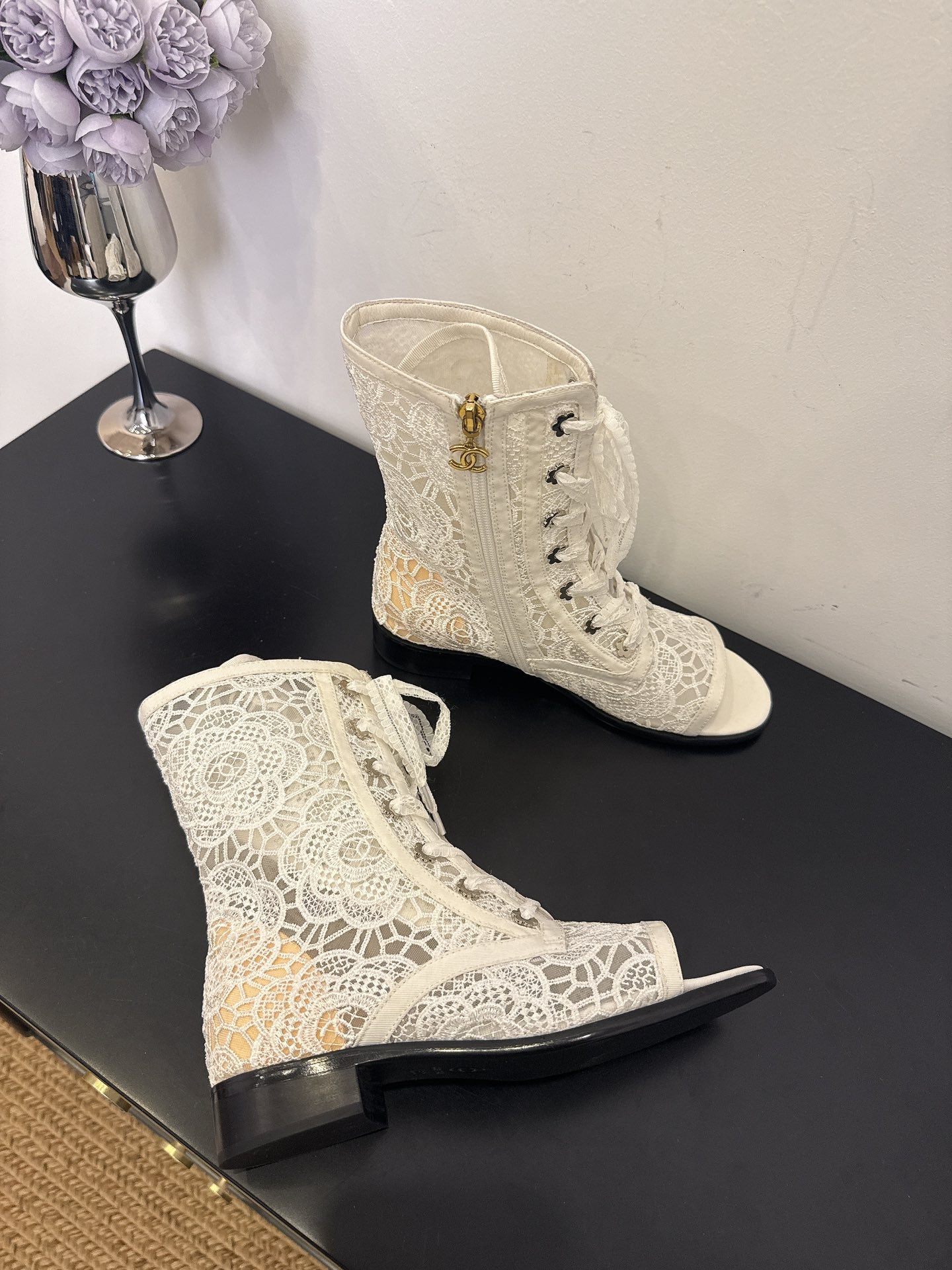 CC 25 Short Boot White Mesh 354921