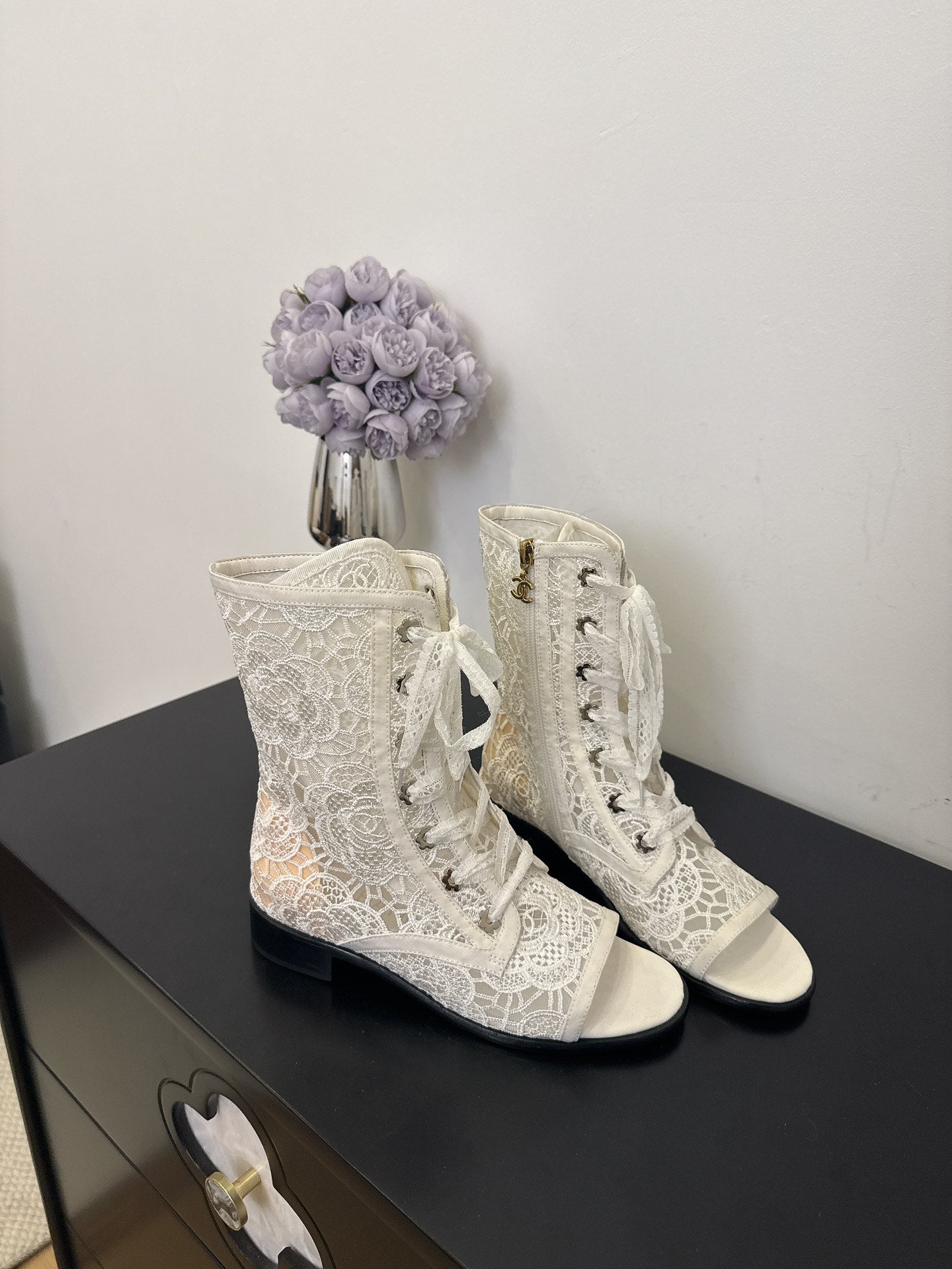 CC 25 Short Boot White Mesh 354921