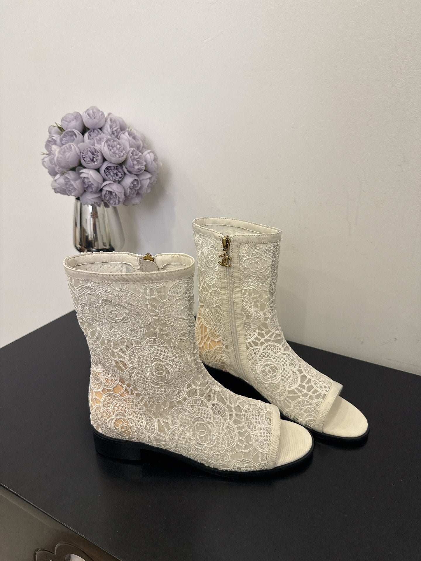 CC 25 Short Boot White Mesh 354925