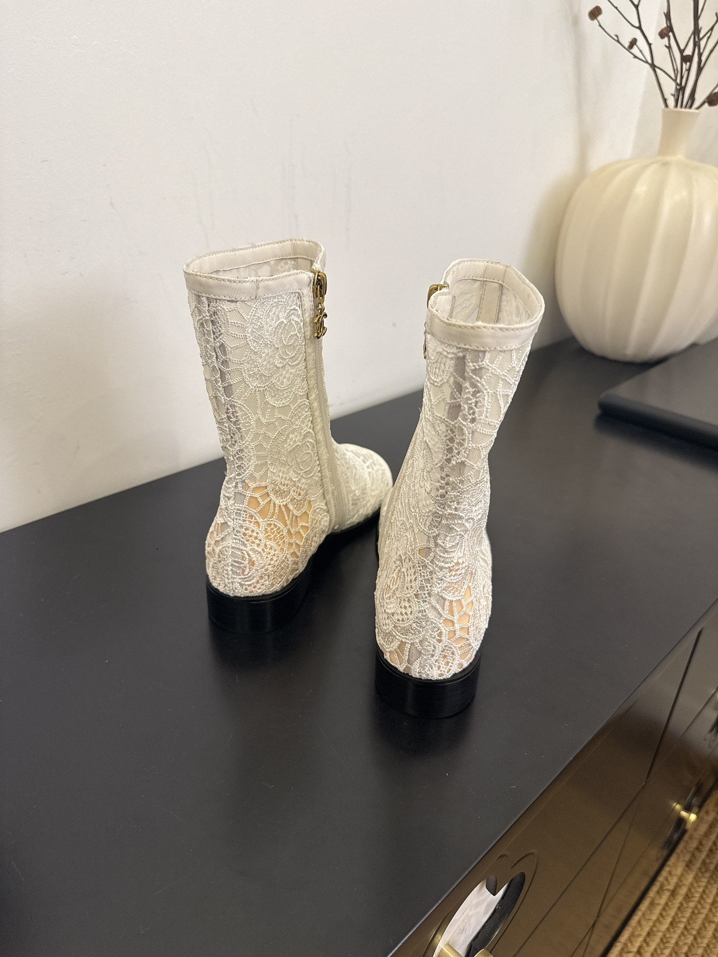 CC 25 Short Boot White Mesh 354925