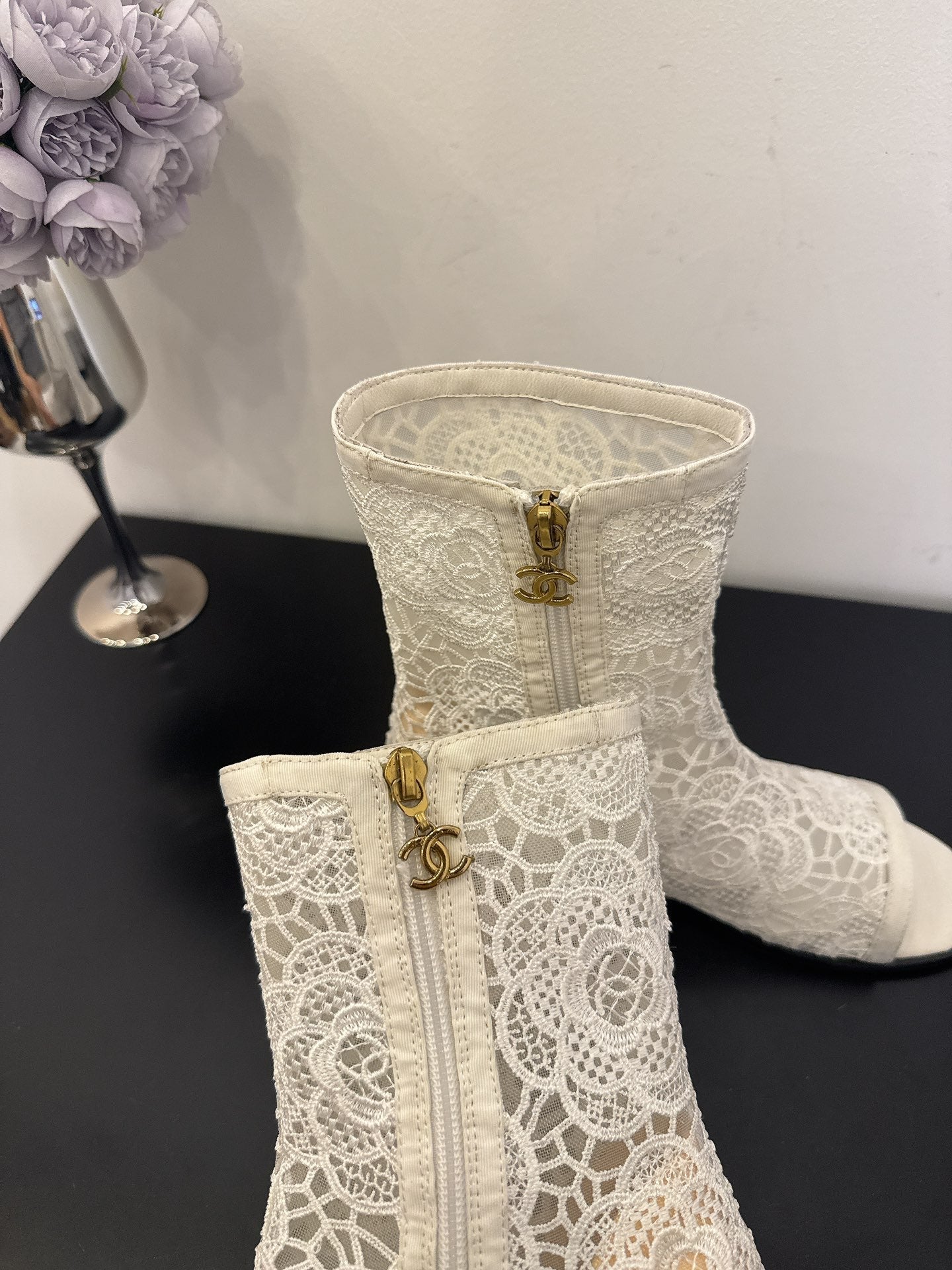 CC 25 Short Boot White Mesh 354925