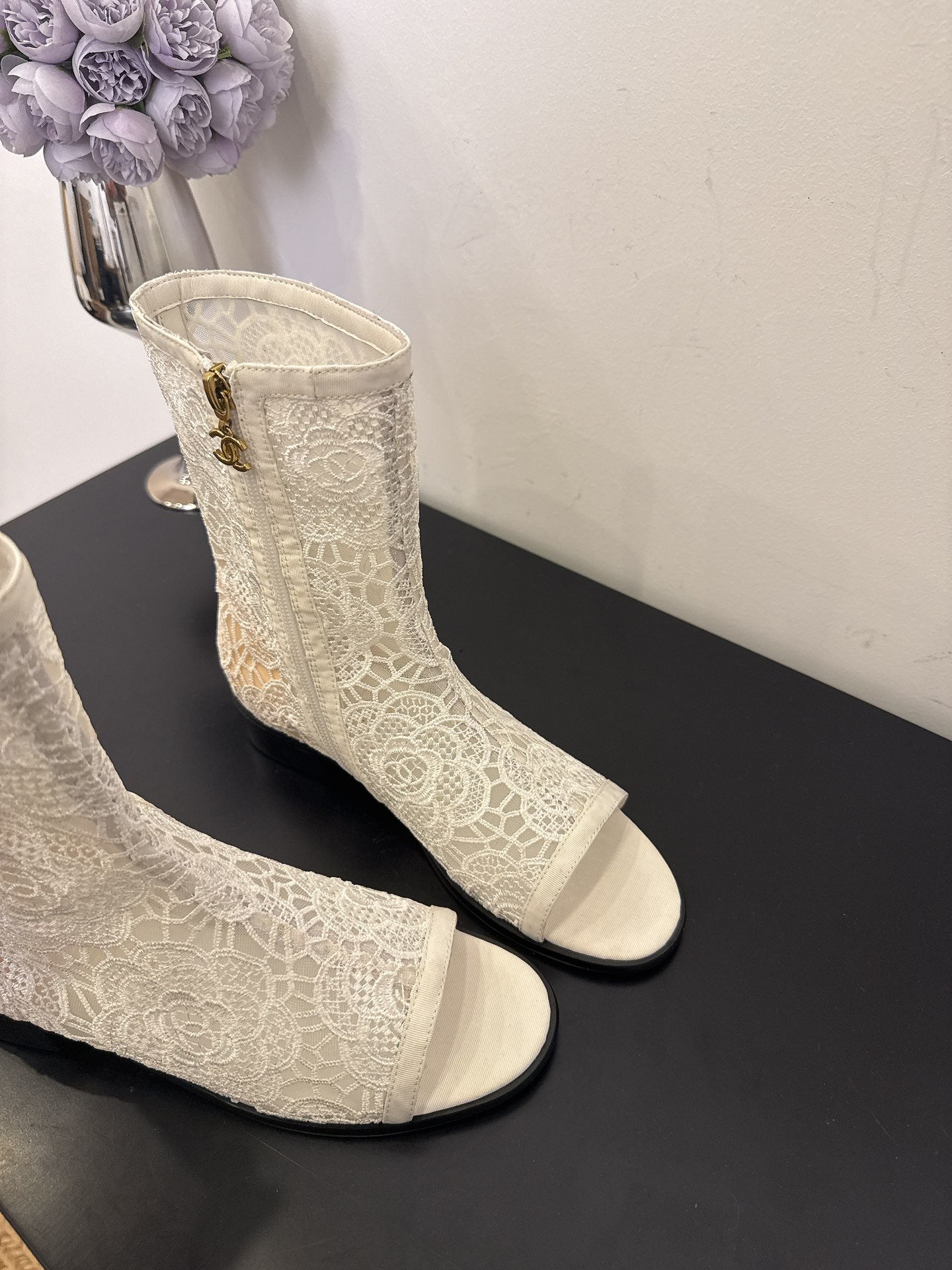 CC 25 Short Boot White Mesh 354925