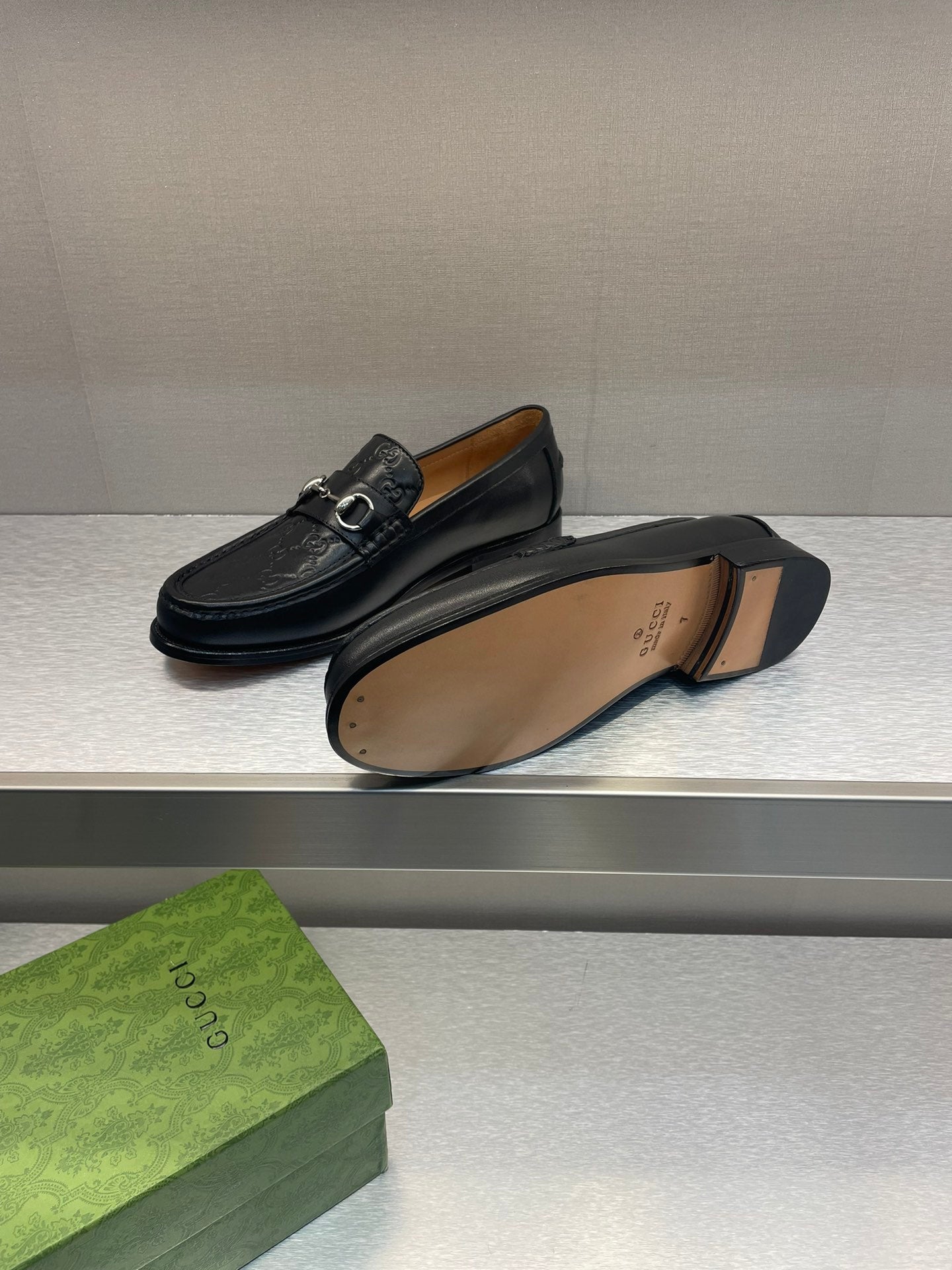 GG Men's Horsebit Loafer Black Embossed Cowhide 542447