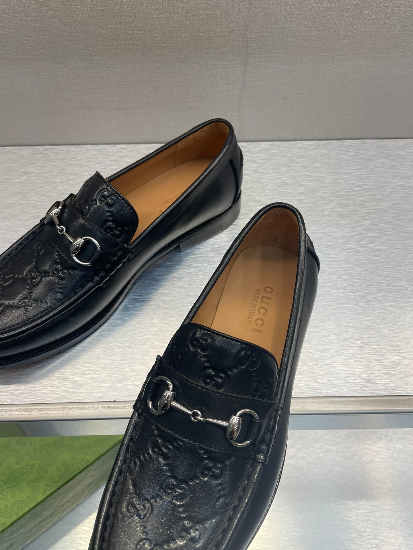 GG Men's Horsebit Loafer Black Embossed Cowhide 542447