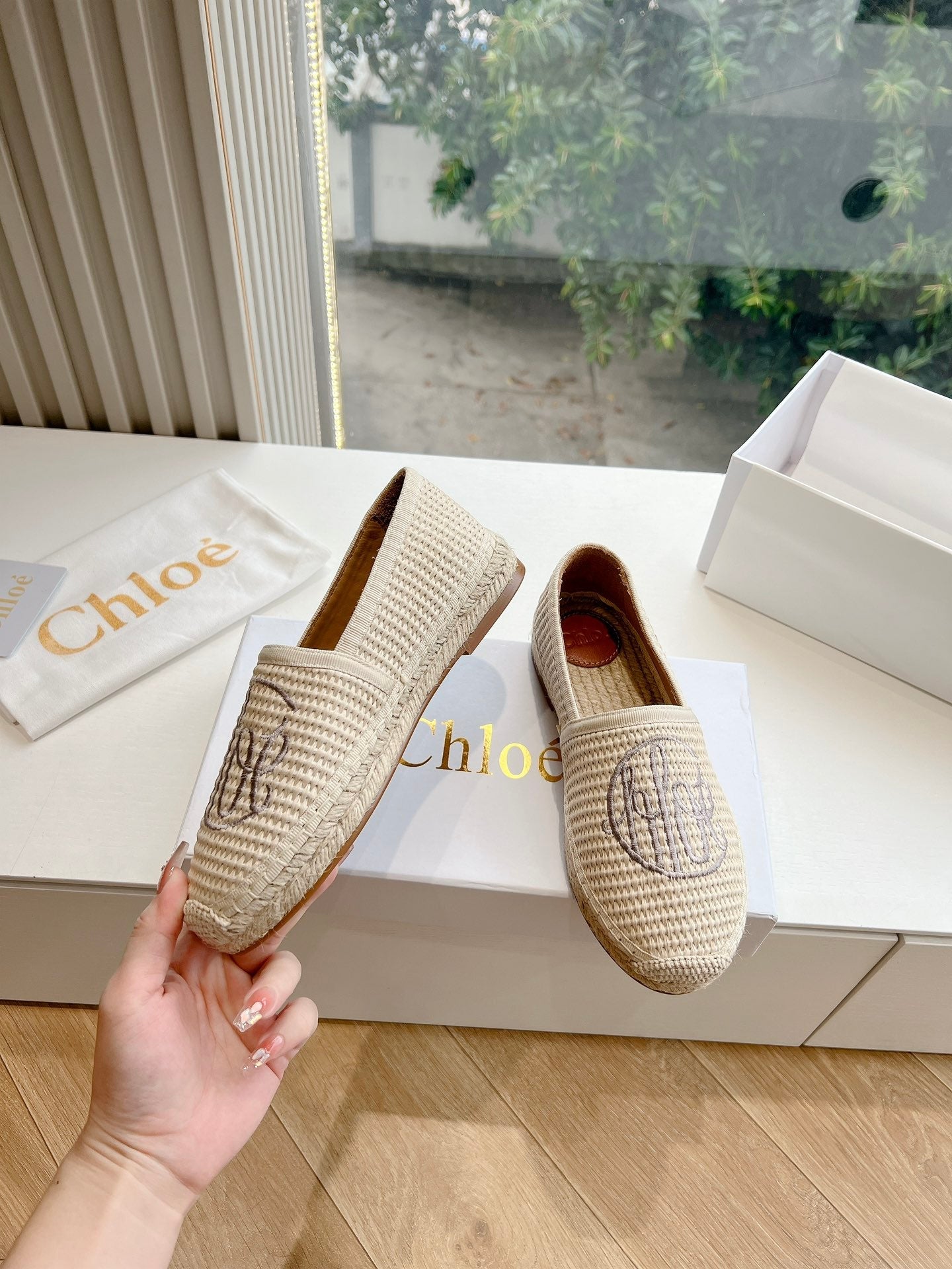 CHLOÃ‰ WOVEN LOAFER IN BEIGE RAFFIA