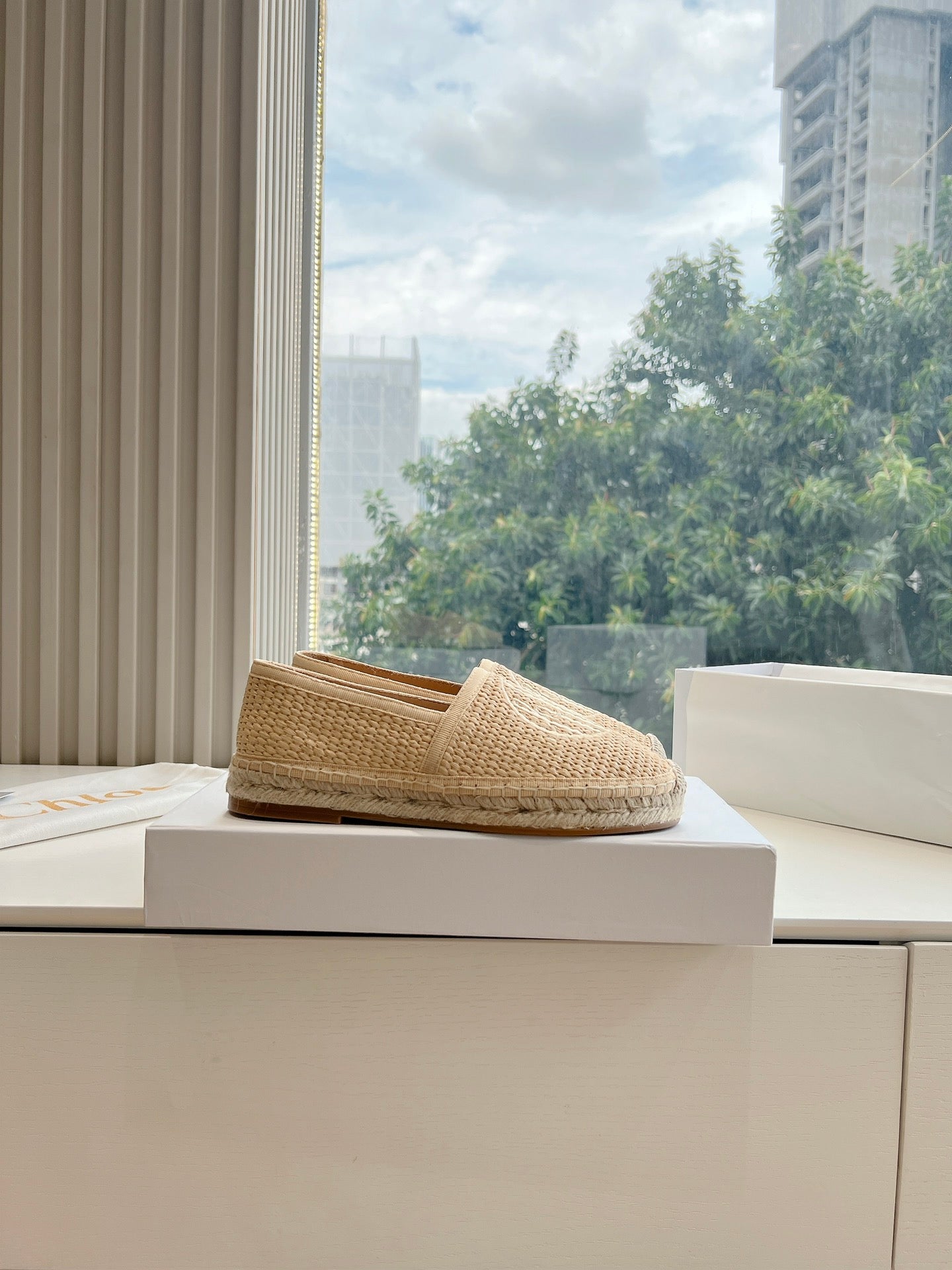 CHLOÃ‰ WOVEN LOAFER IN TAN BEIGE RAFFIA