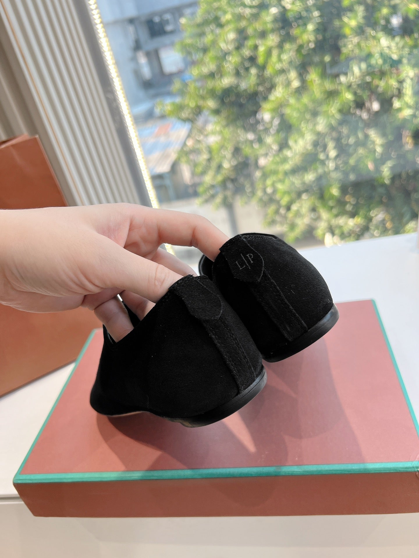 LP Floaty Flat Black Suede  992984