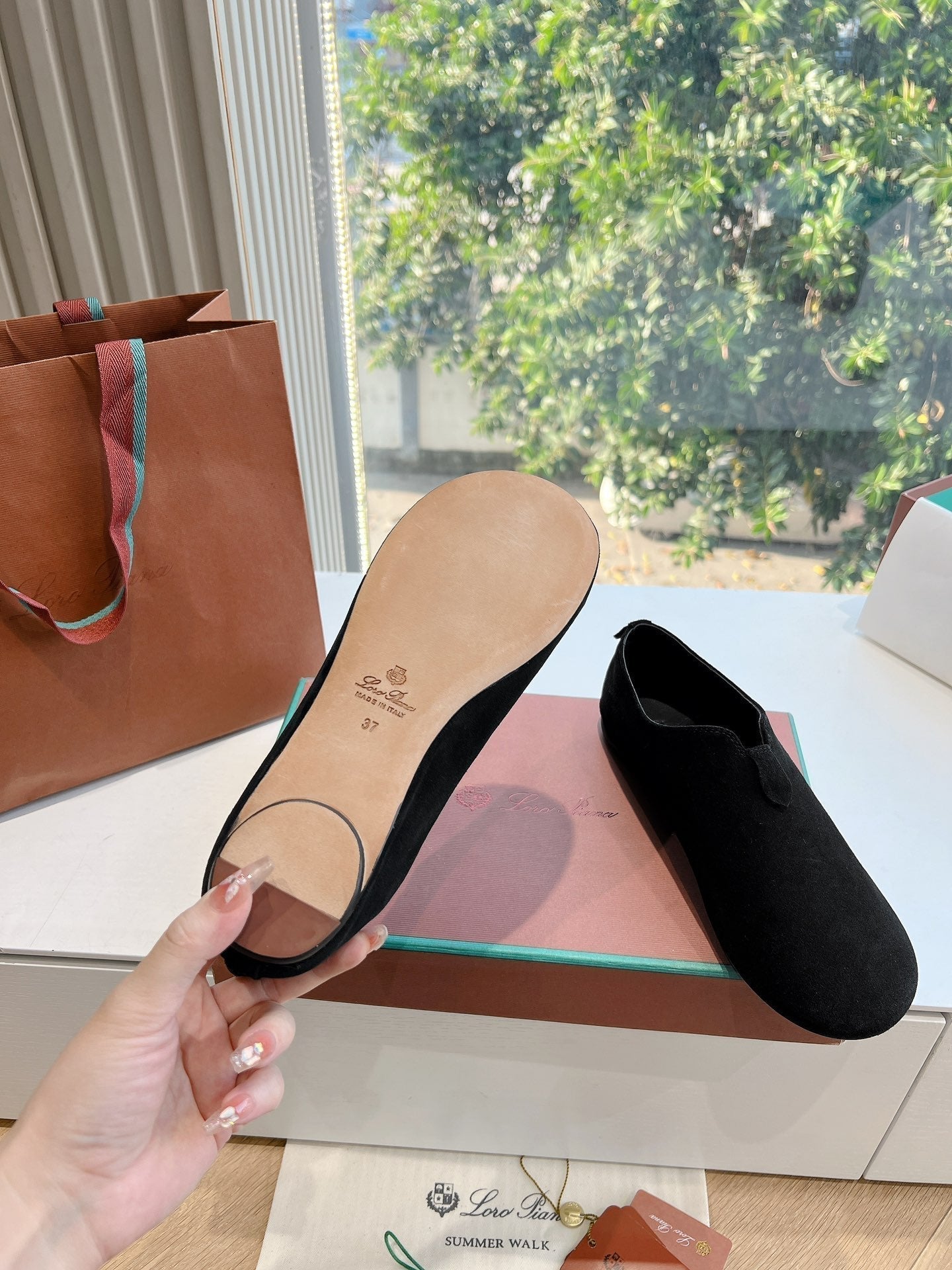 LP Floaty Flat Black Suede  992984