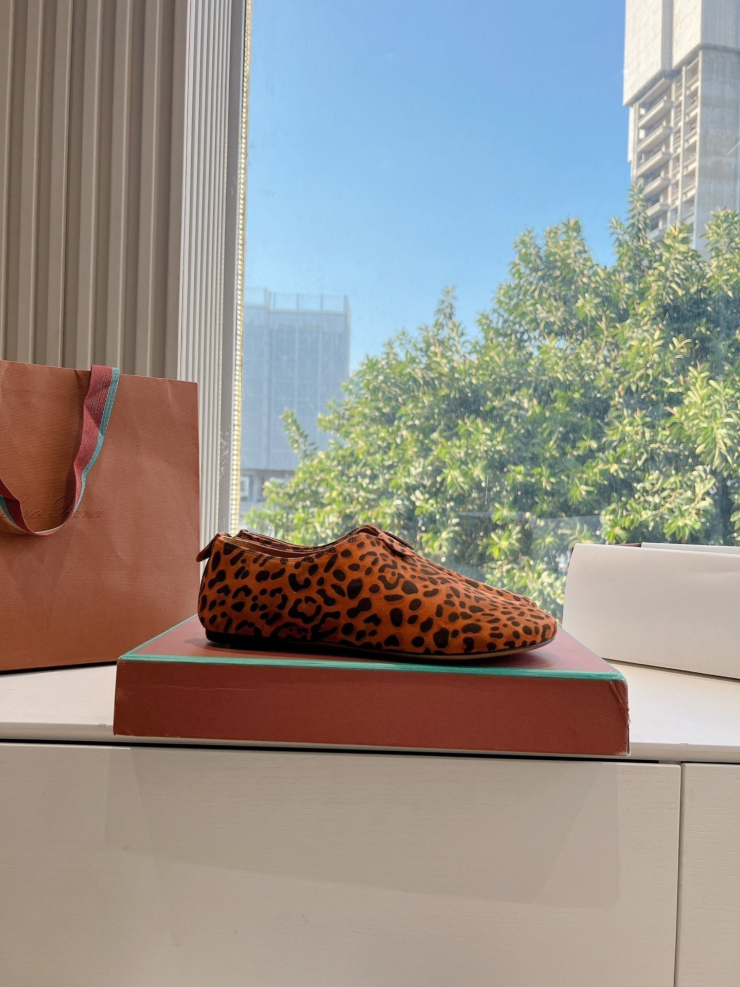 LP Floaty Flat Orange Black Leopard Print Suede 992985