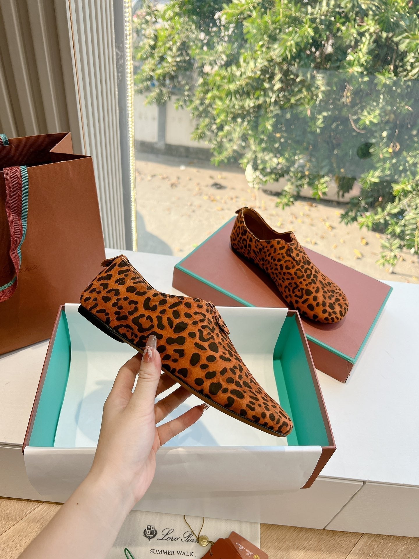 LP Floaty Flat Orange Black Leopard Print Suede 992985