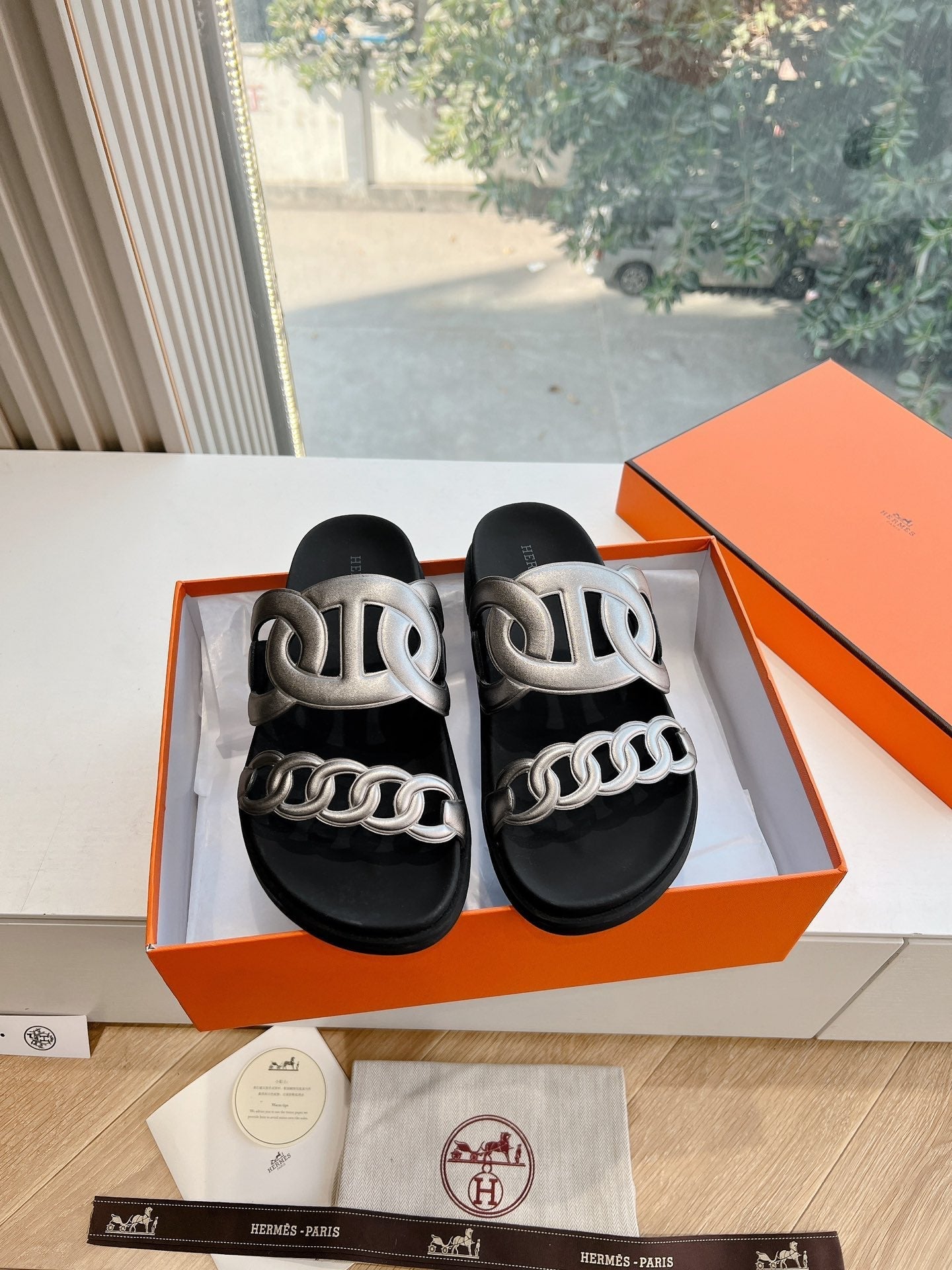 HM 25 Extra Sandal Black Silver Metalic Calfskin