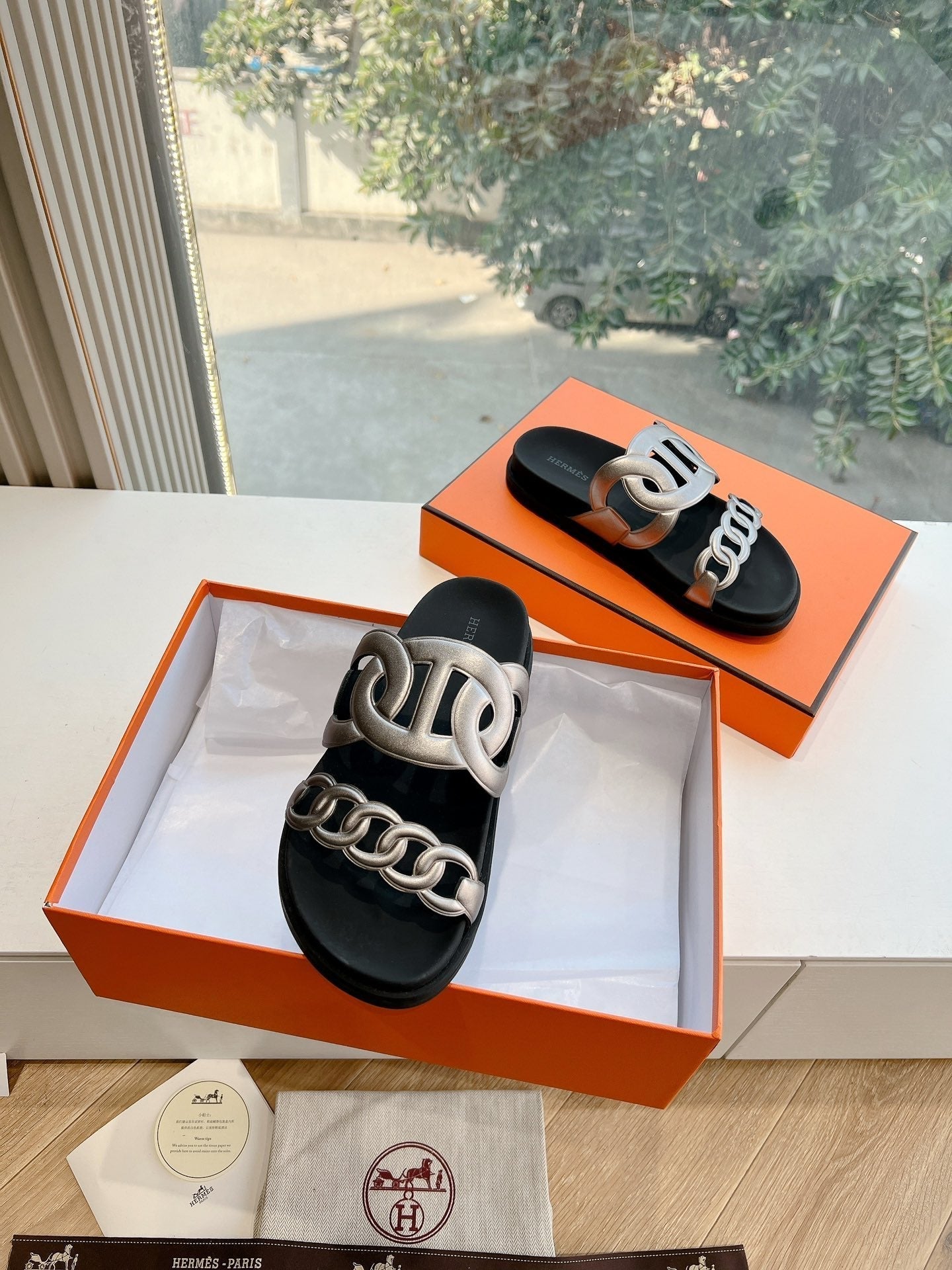 HM 25 Extra Sandal Black Silver Metalic Calfskin