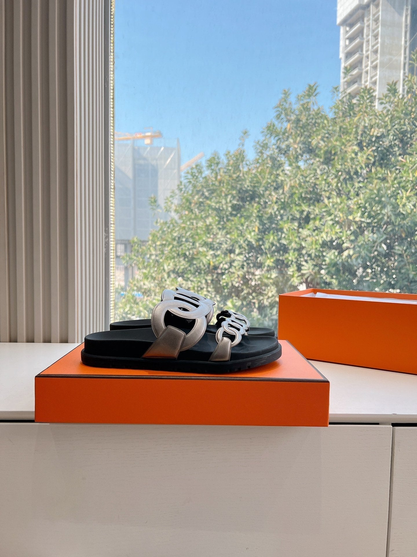 HM 25 Extra Sandal Black Silver Metalic Calfskin