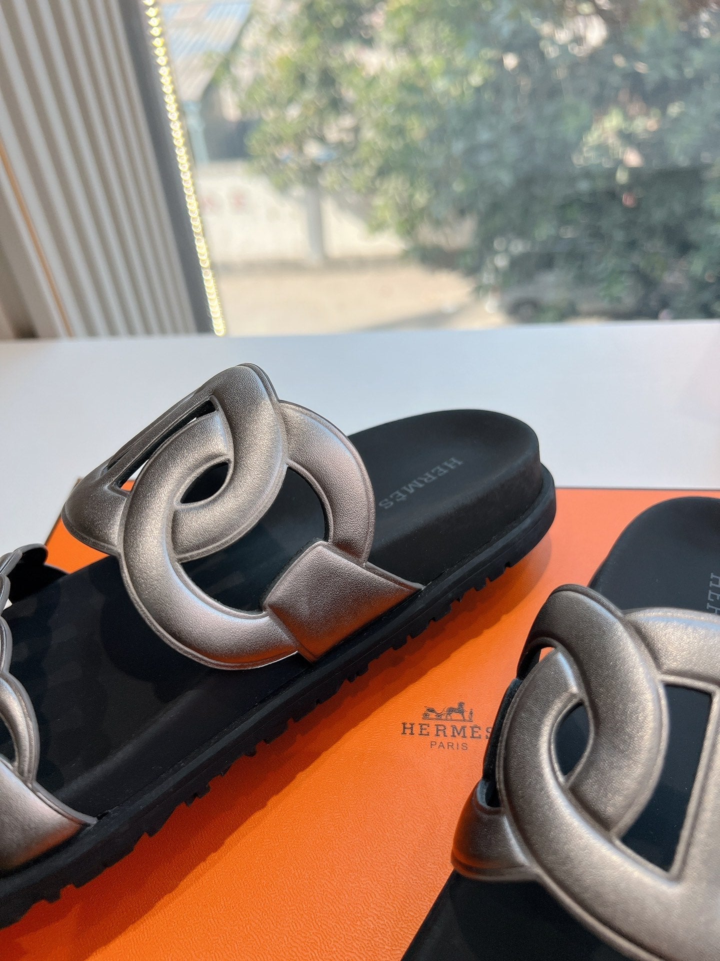 HM 25 Extra Sandal Black Silver Metalic Calfskin