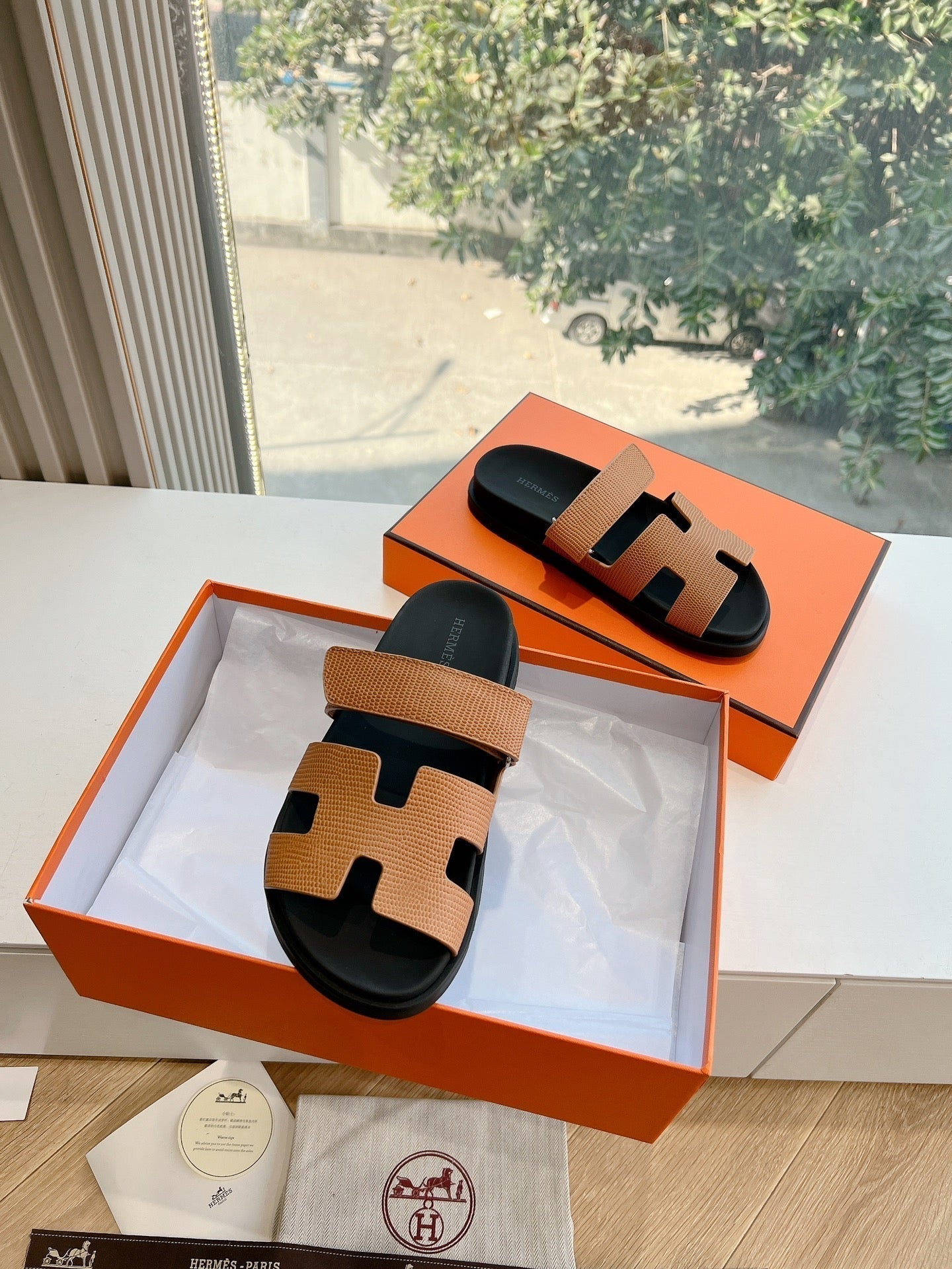 HM Chypre Sandal  Brownie Brown Grained Calfskin 202799