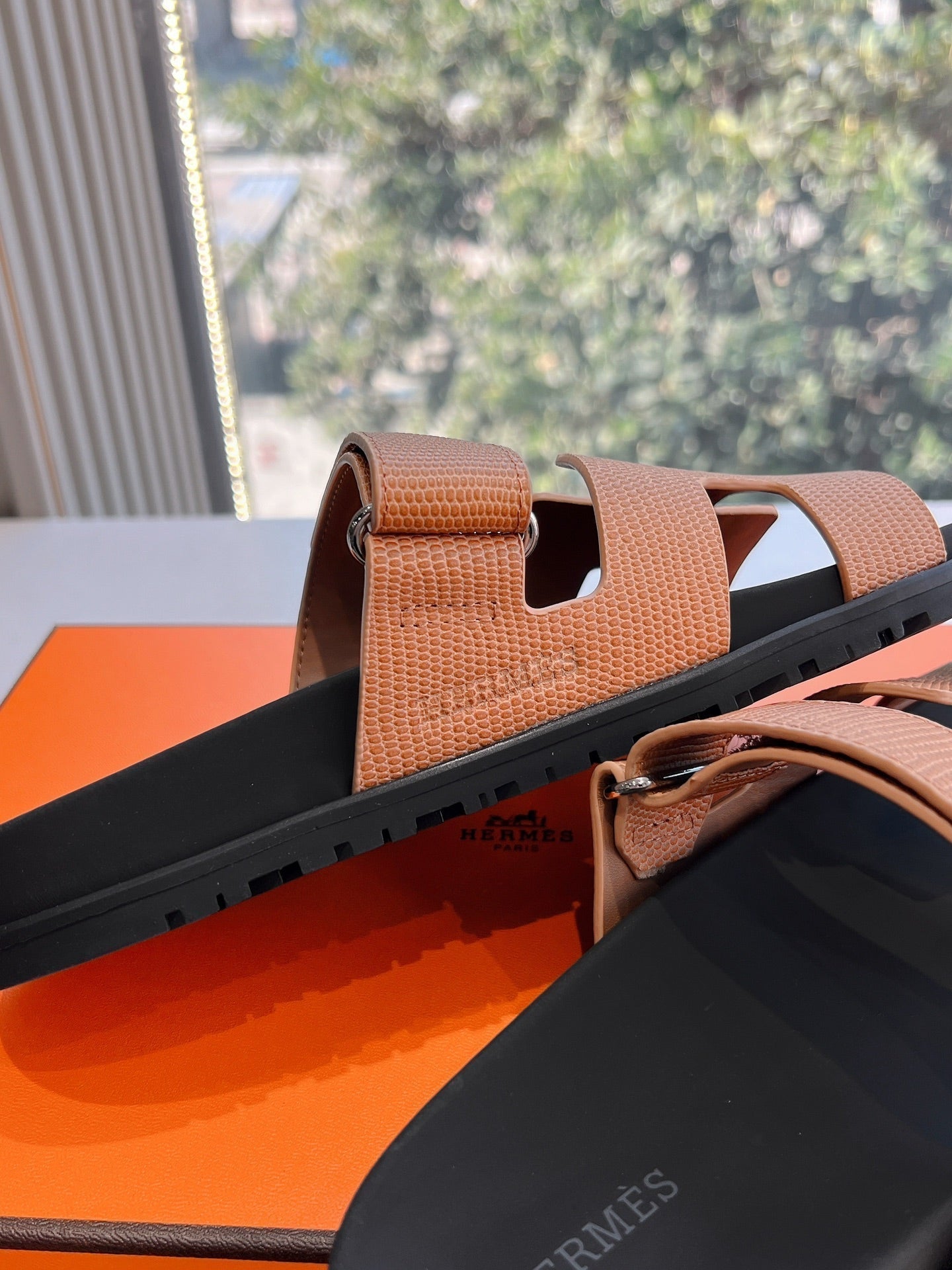 HM Chypre Sandal  Brownie Brown Grained Calfskin 202799