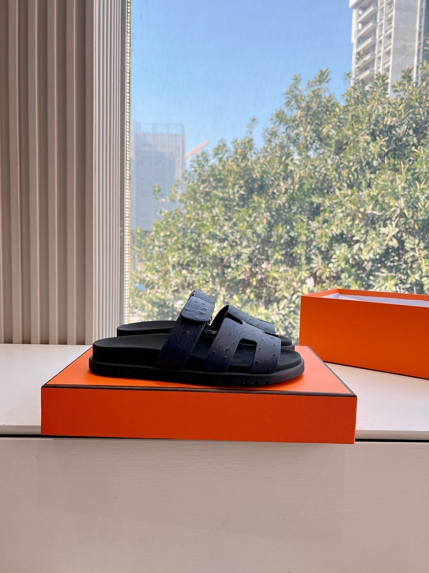 HM Chypre Sandal Liberty Blue Ostrich Leather 202804