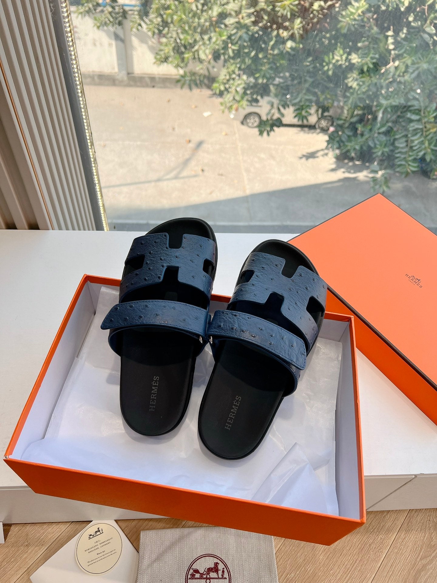 HM Chypre Sandal Liberty Blue Ostrich Leather 202804