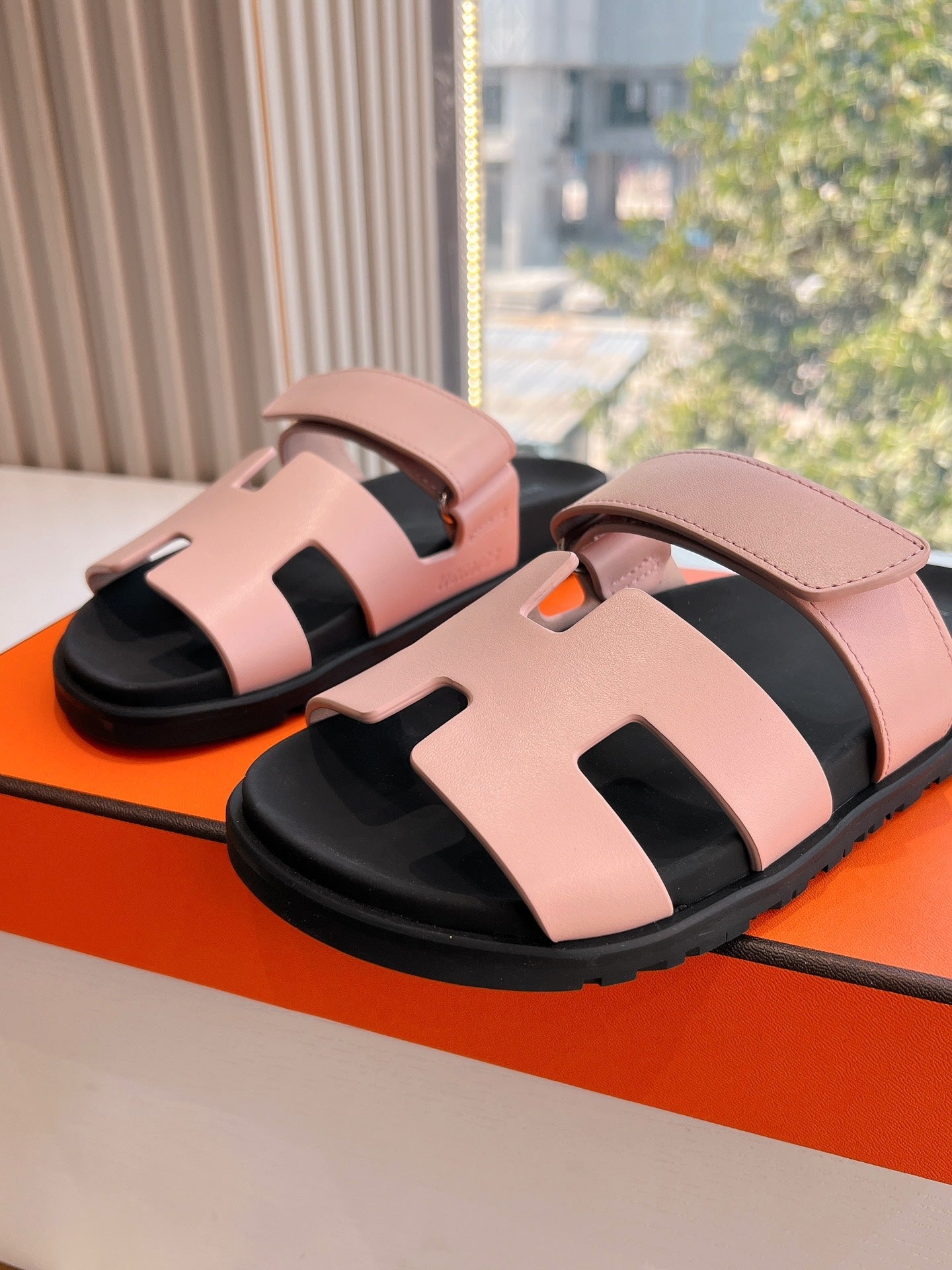 HM Chypre Sandal Pink Pastel Calfskin 202807