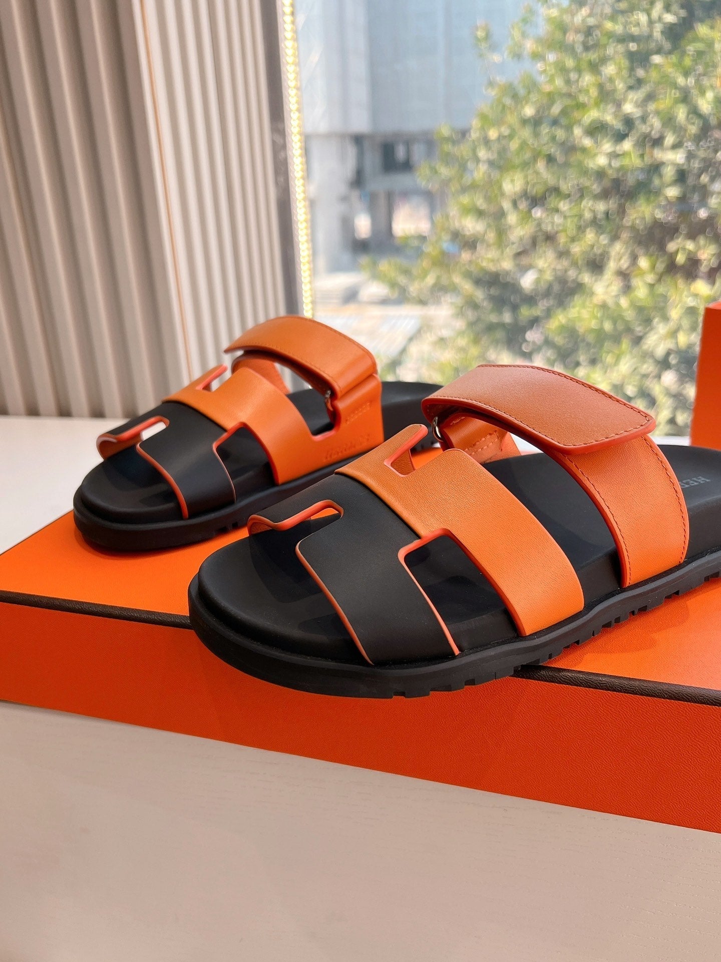 HM Chypre Sandal Orange mix Black Calfskin 202815