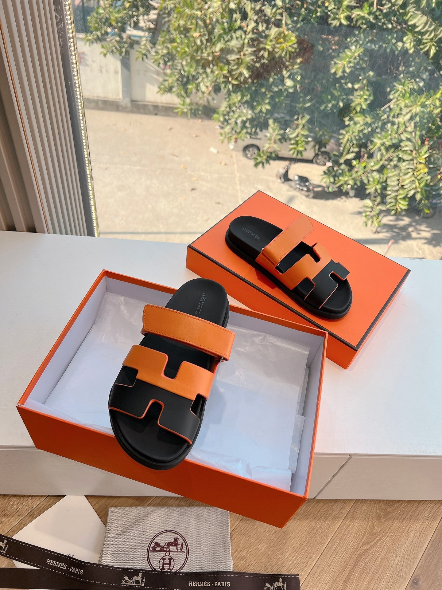 HM Chypre Sandal Orange mix Black Calfskin 202815