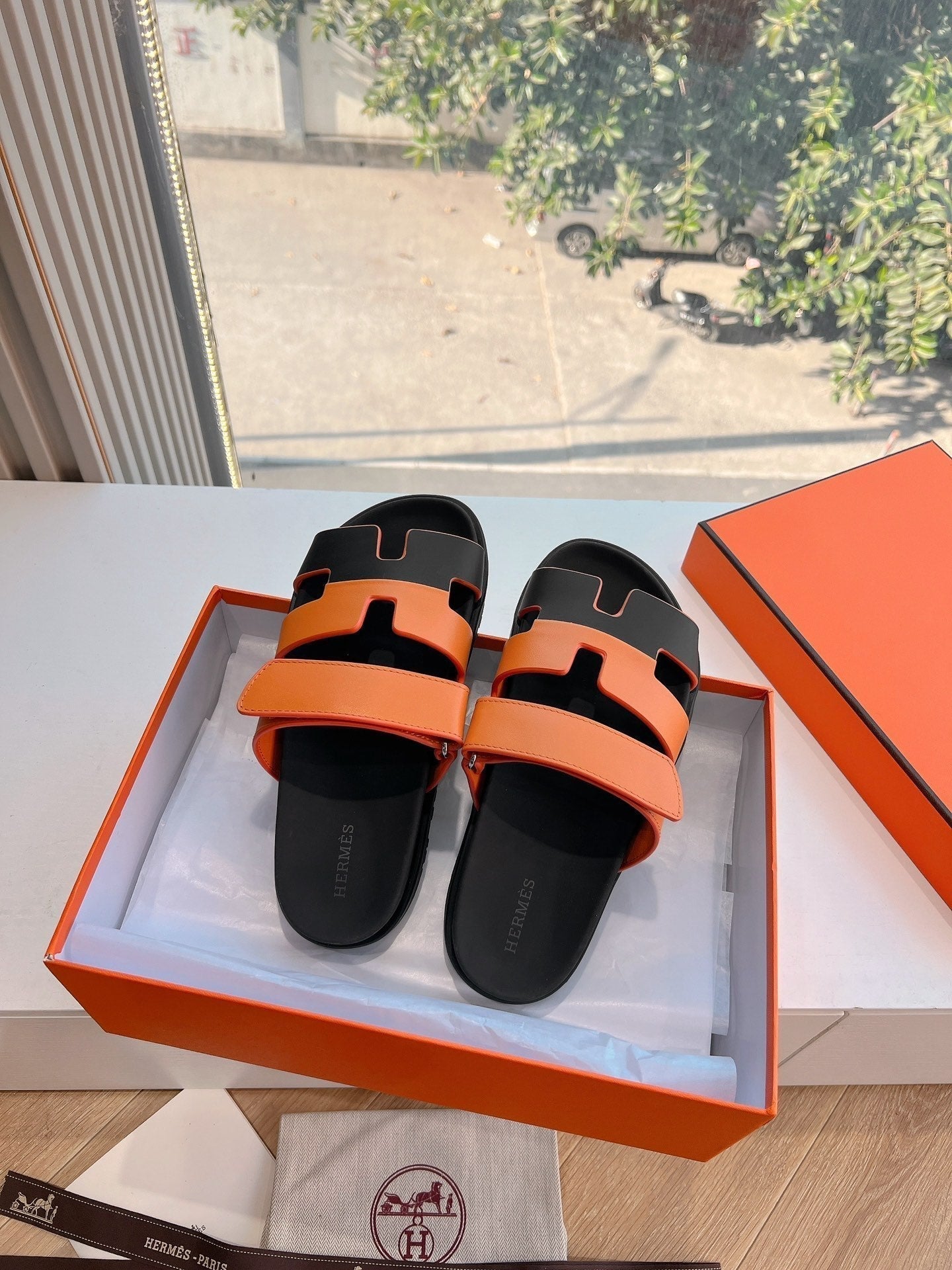 HM Chypre Sandal Orange mix Black Calfskin 202815