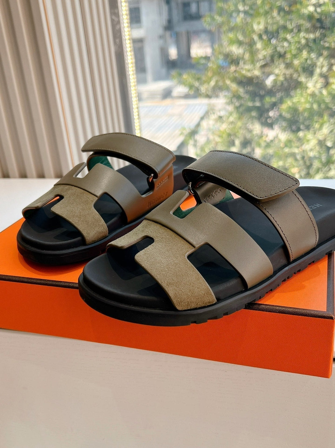 HM Chypre Sandal Army green Calfskin 202818