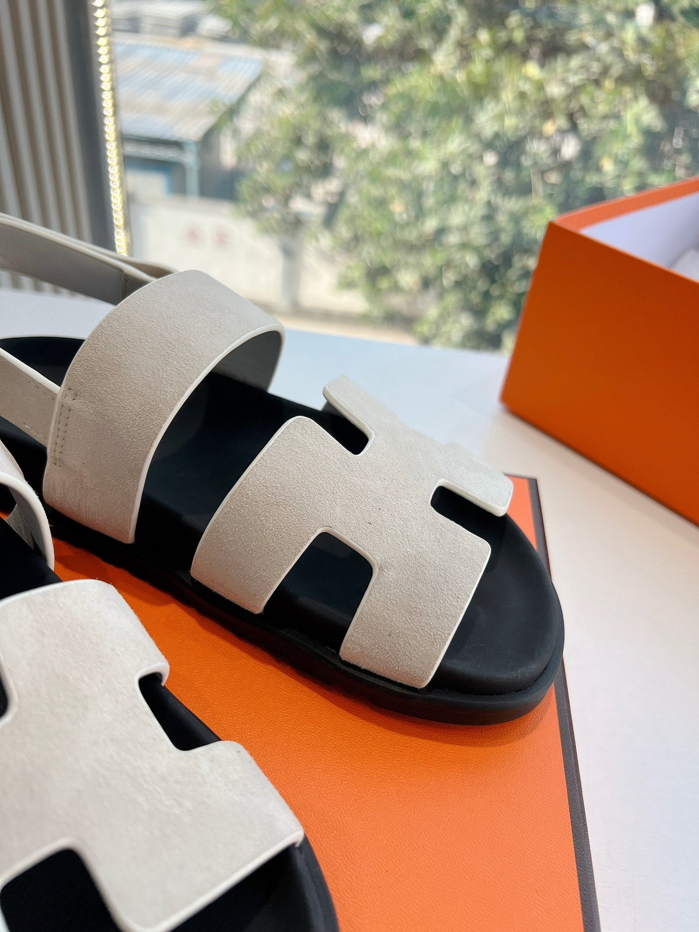 HM 25 Genius Sandal Grey Suede Black Calfskin