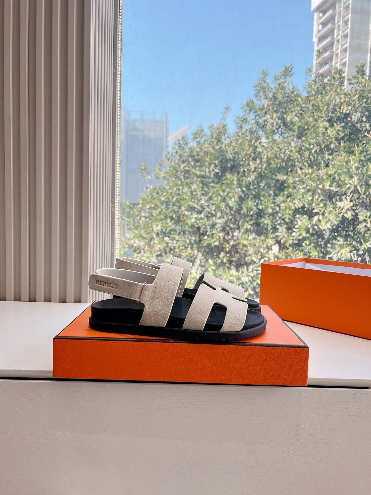 HM 25 Genius Sandal Grey Suede Black Calfskin