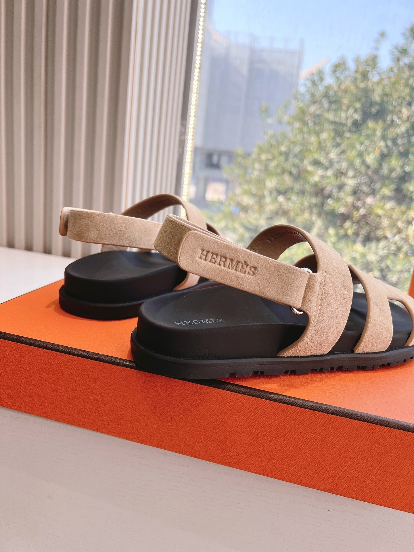 HM 25 Genius Sandal Beige Suede Black Calfskin