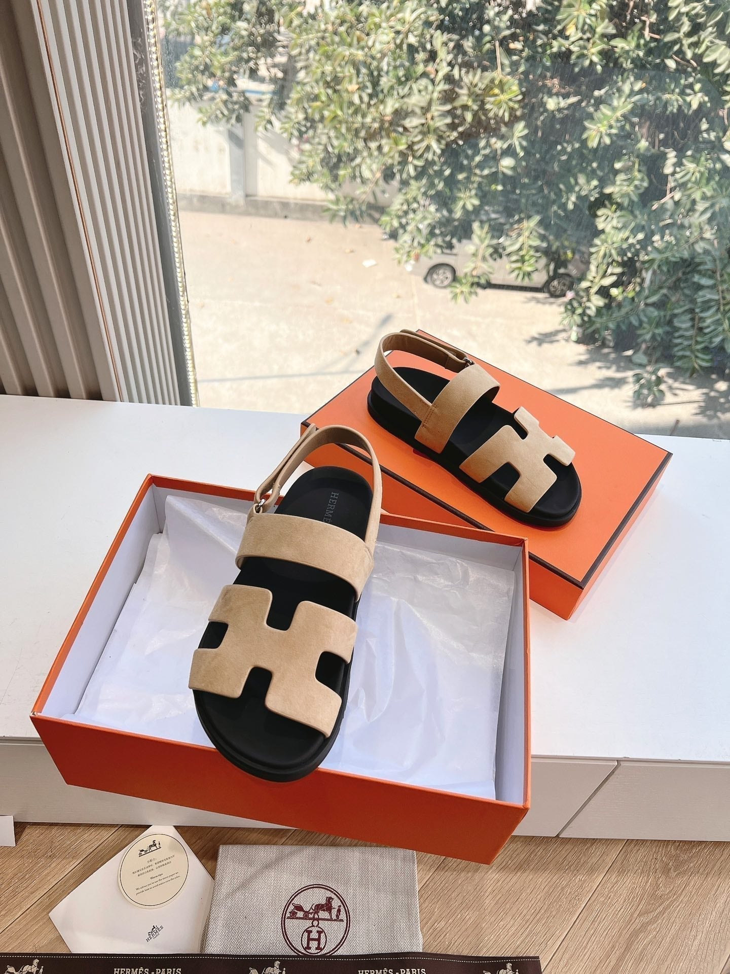 HM 25 Genius Sandal Beige Suede Black Calfskin