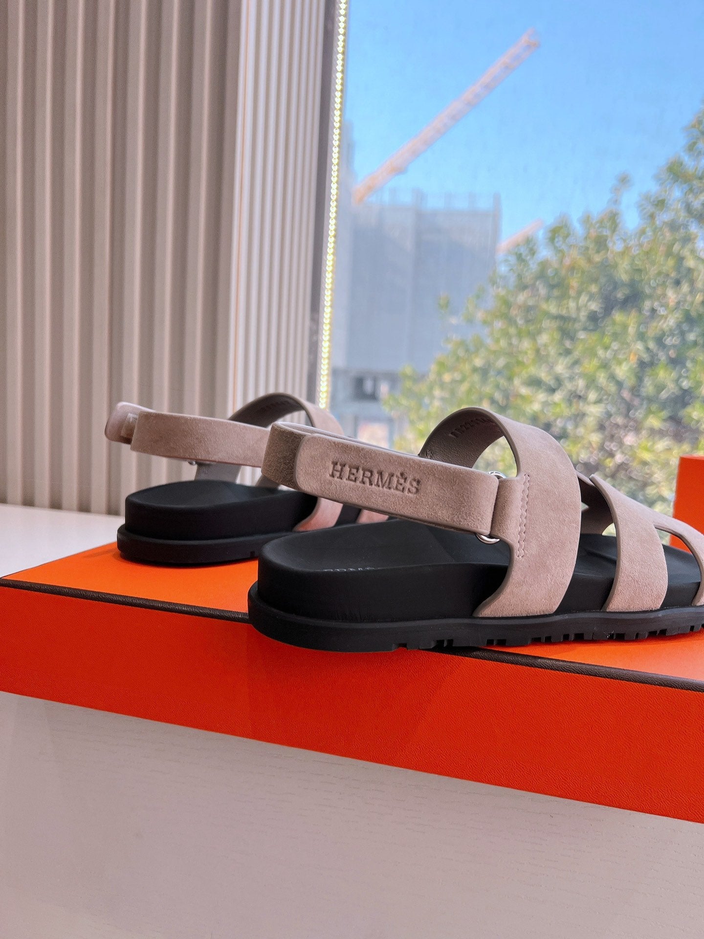 HM 25 Genius Sandal Rose Brown Suede Black Calfskin