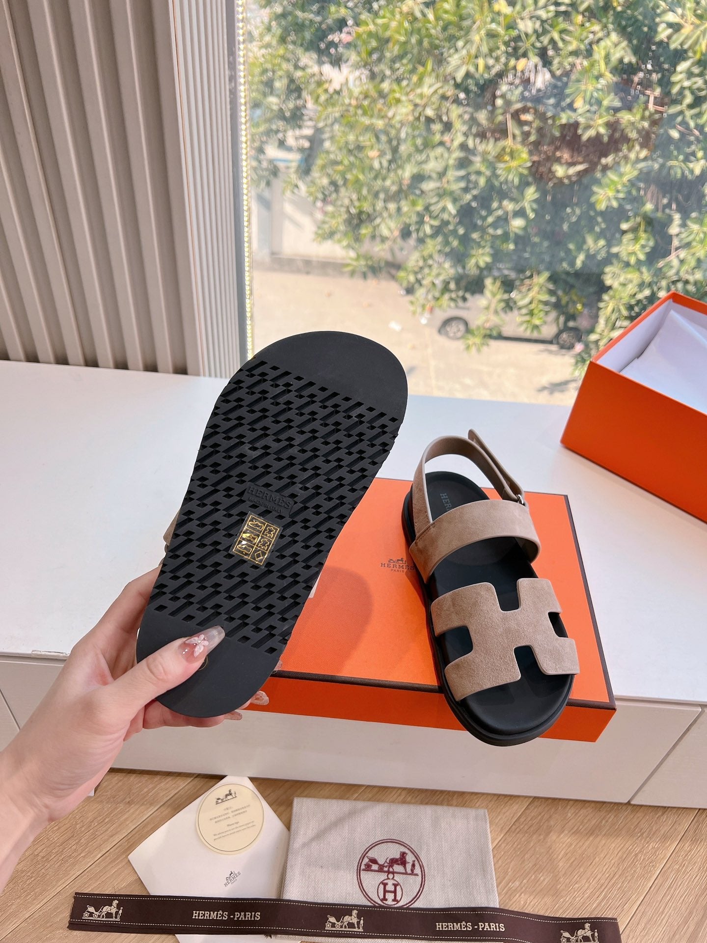 HM 25 Genius Sandal Rose Brown Suede Black Calfskin