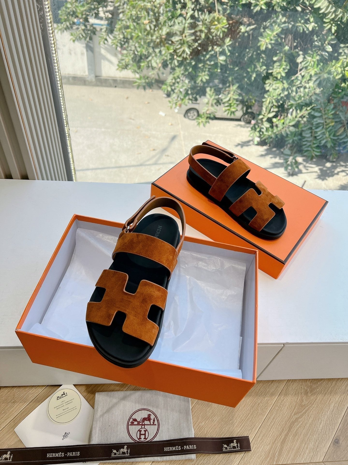 HM 25 Genius Sandal Gold Suede Black Calfskin