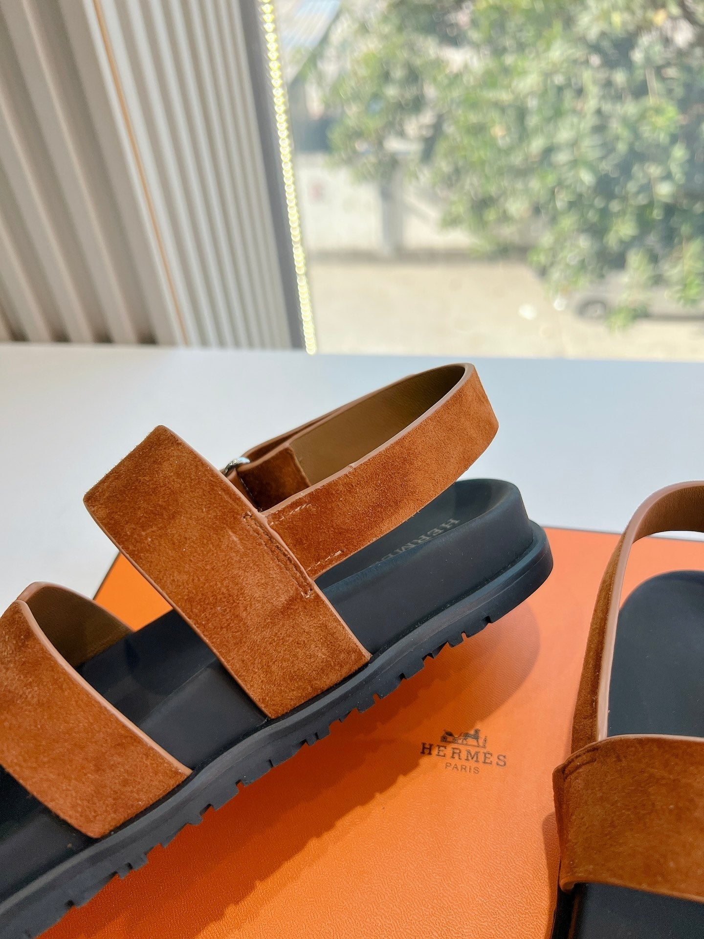 HM 25 Genius Sandal Gold Suede Black Calfskin